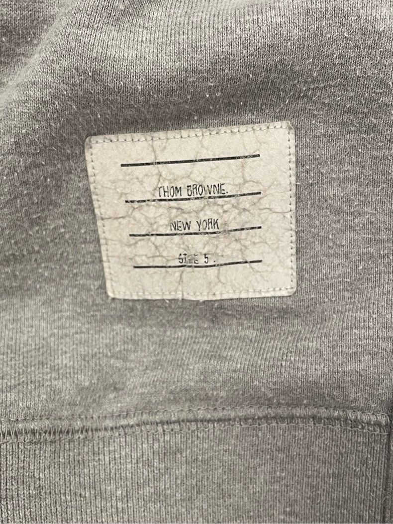Thom Browne Thom browne Gray four-striped round-neck sweatshirt 2504-Ne Size US XXL / EU 58 / 5 - 5 Thumbnail