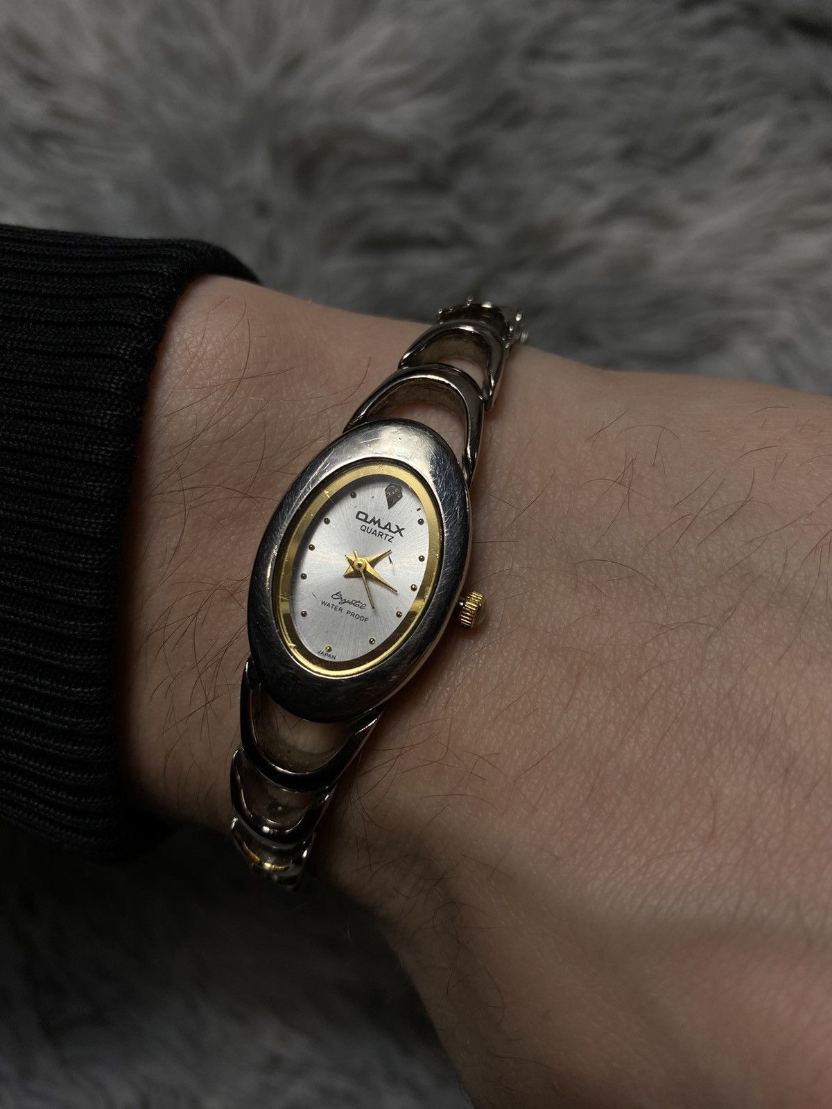 Japanese Brand Futuristic Oval Omax Quartz Watch - Japanese Brand Size ONE SIZE - 12 Thumbnail