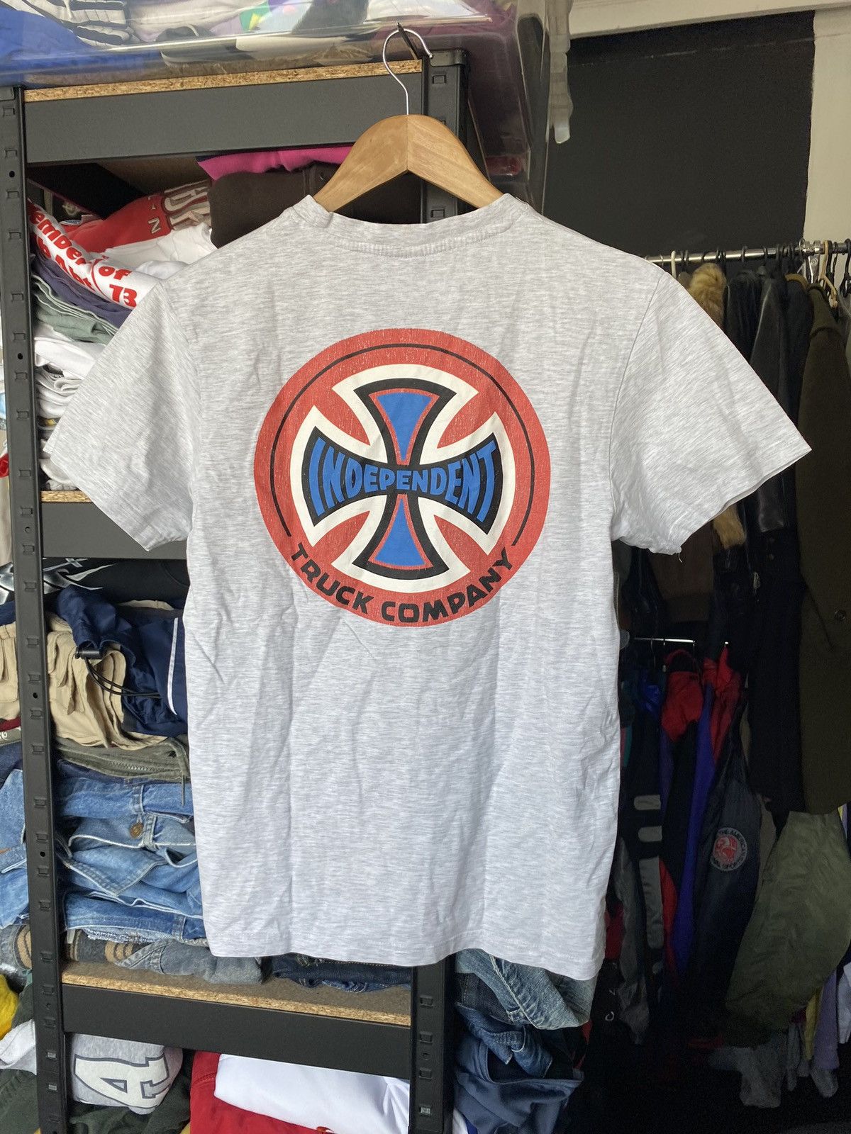Independent Truck Co. × Vintage 🔥Independent Skateboarding Vntg Big Logo Umbrella Tee Size US S / EU 44-46 / 1 - 1 Thumbnail
