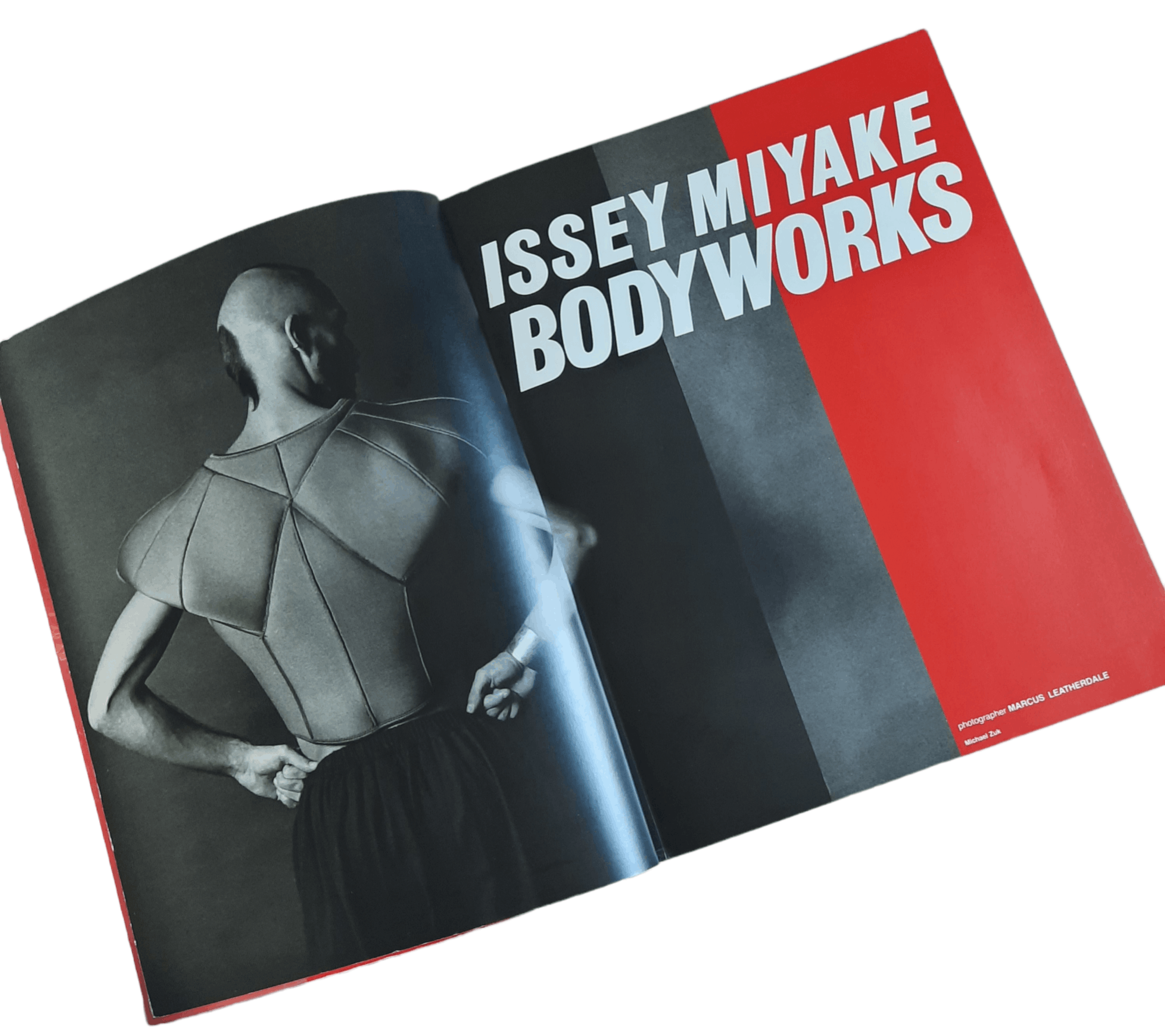 Issey Miyake × Japanese Brand VINTAGE 1983 ISSEY MIYAKE SHOGAKUKAN BOOK MEGAZINE Size ONE SIZE - 3 Thumbnail