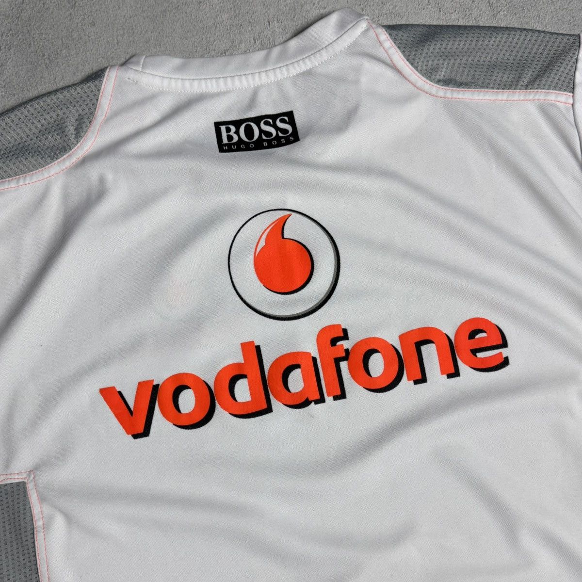 Mercedes-Benz Vodafone Mercedes Benz F1 Racing Team Shirt Jersey Logo Size US L / EU 52-54 / 3 - 8 Thumbnail