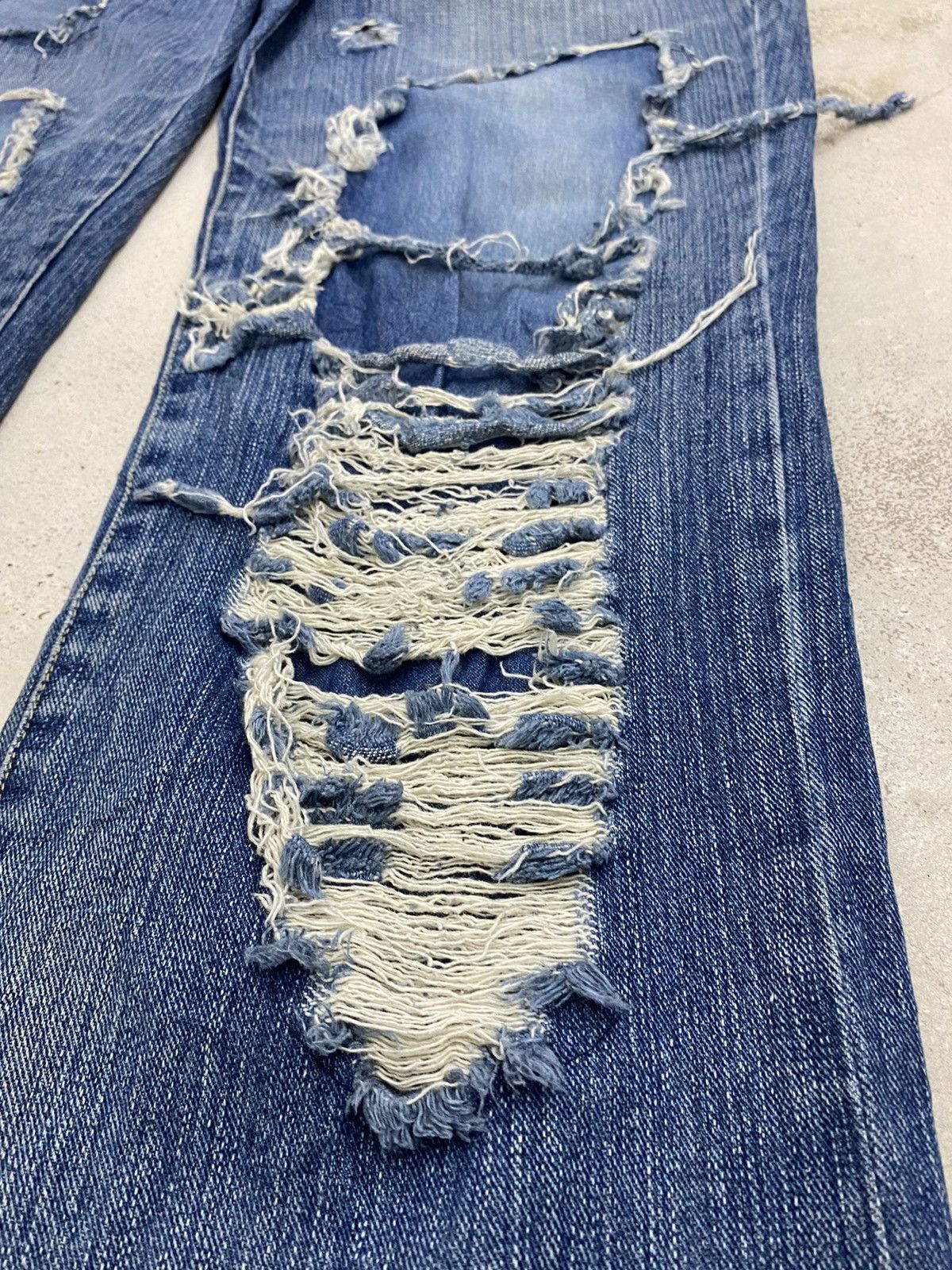 If Six Was Nine Universal Jean Ripped Distressed Art Patch Straight Cut Size US 34 / EU 50 - 5 Thumbnail