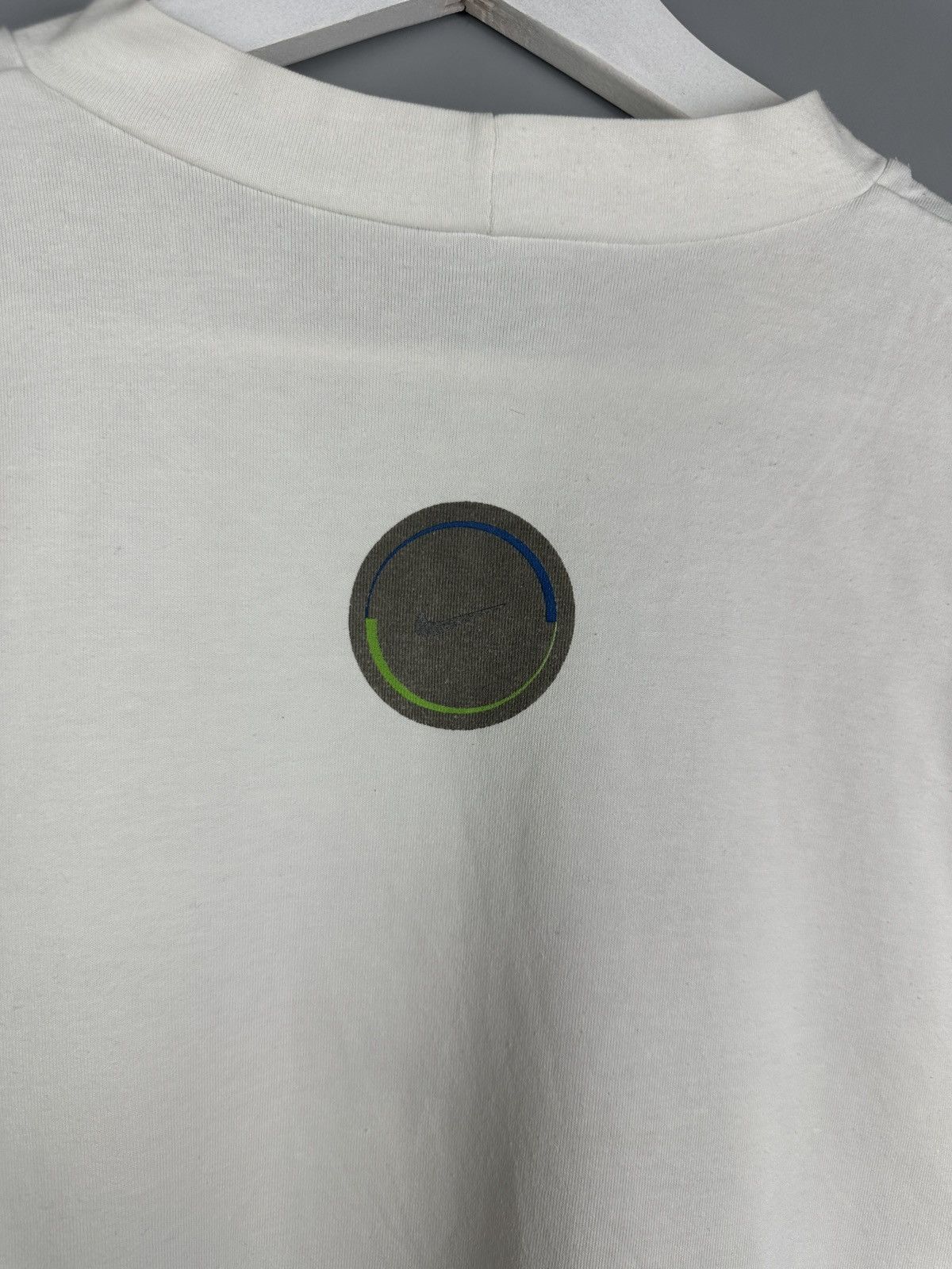 Nike 90s Vintage Nike Big Center Swoosh Reflective Logo T Shirt Size US L / EU 52-54 / 3 - 4 Thumbnail