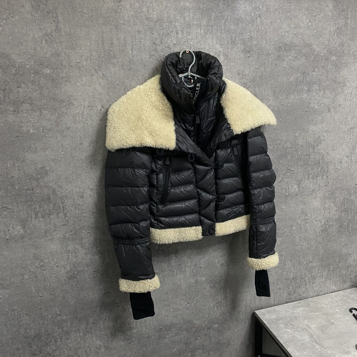 Moncler Vintage Moncler Grenoble Down Puffer Jacket Size XS / US 0-2 / IT 36-38 - 4 Thumbnail
