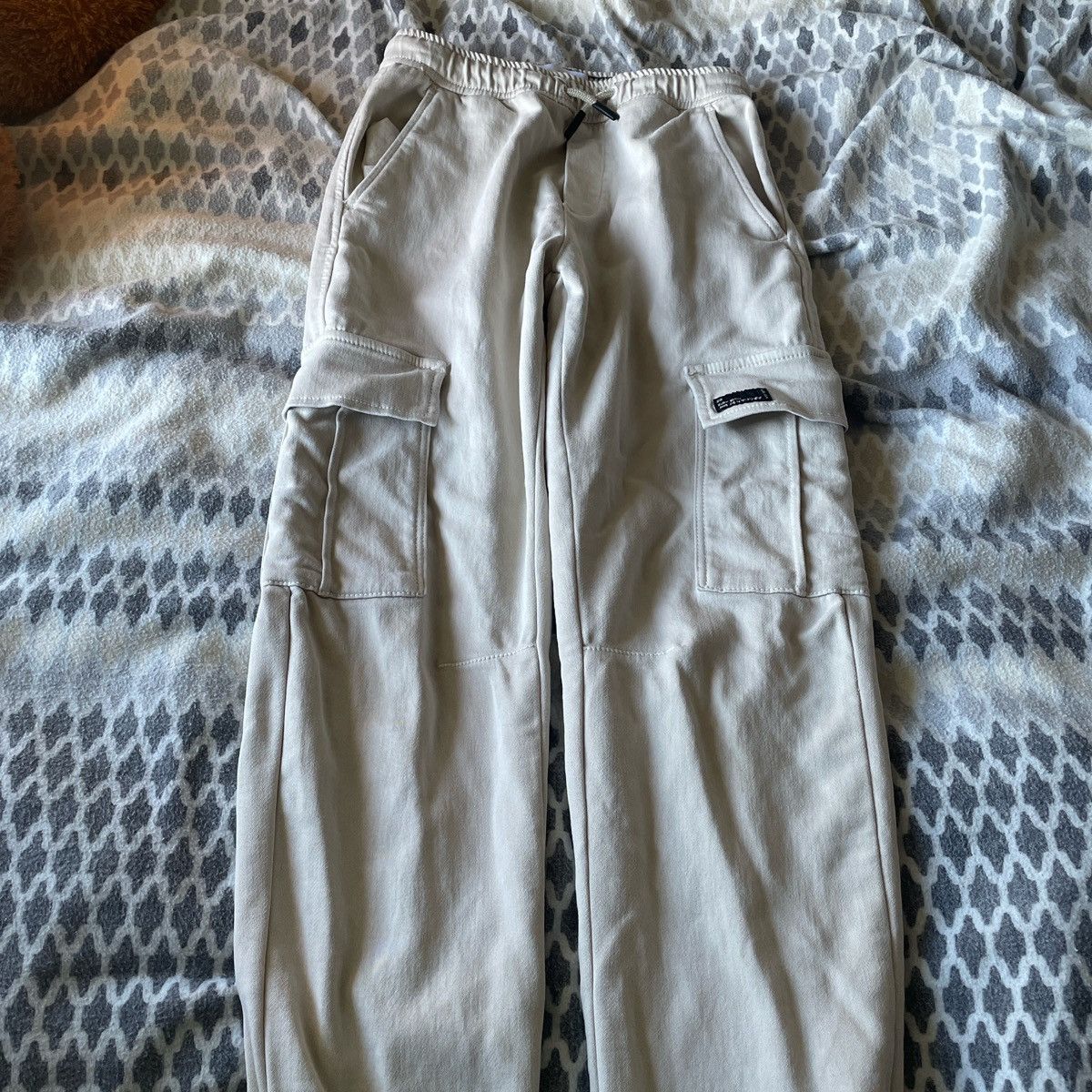 Zara Beige cargos Size US 26 / EU 42 - 1 Thumbnail