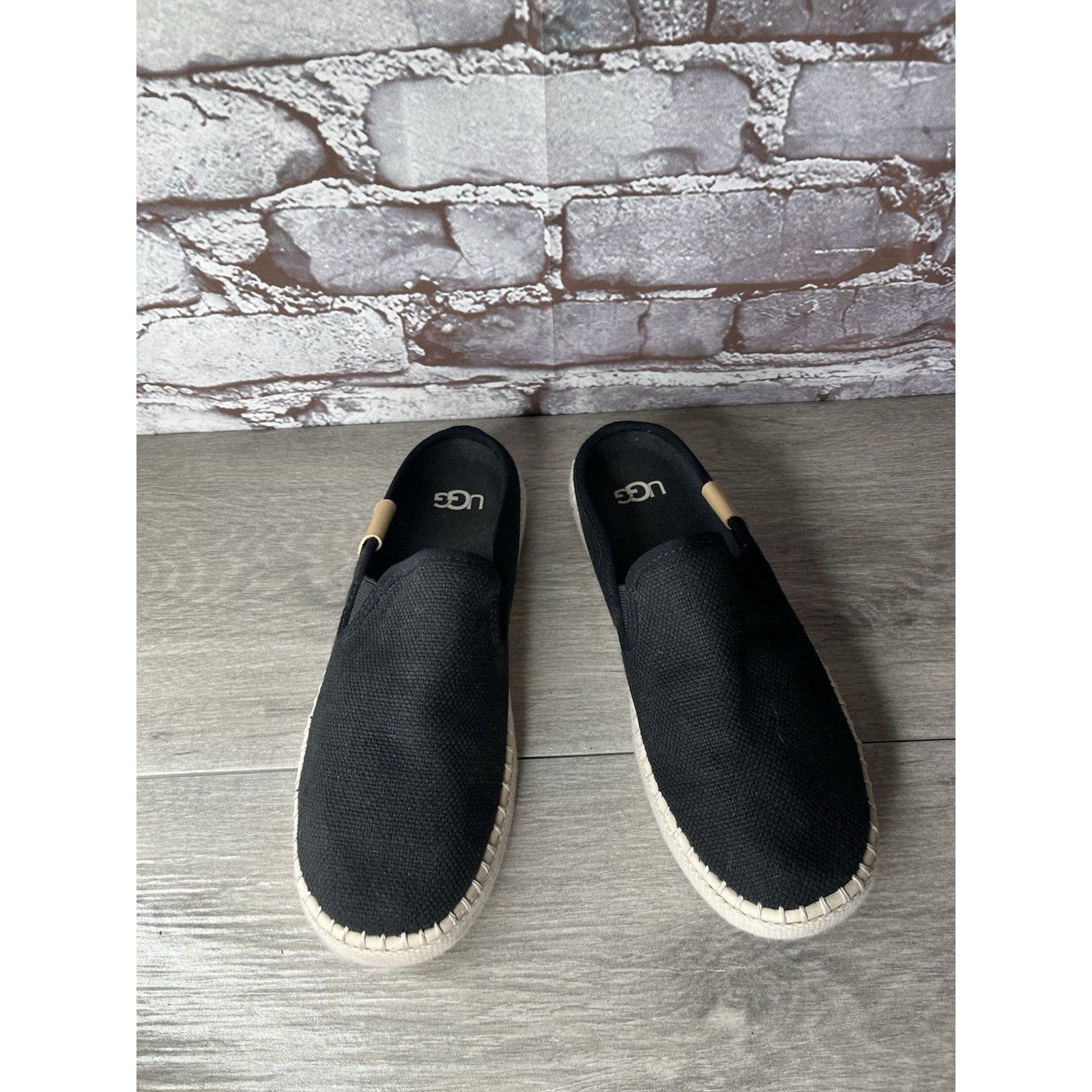 Ugg Ugg Black Delu Sneakers Canvas Slip On Mules Shoes Women’s S Size US 6 / IT 36 - 12 Thumbnail