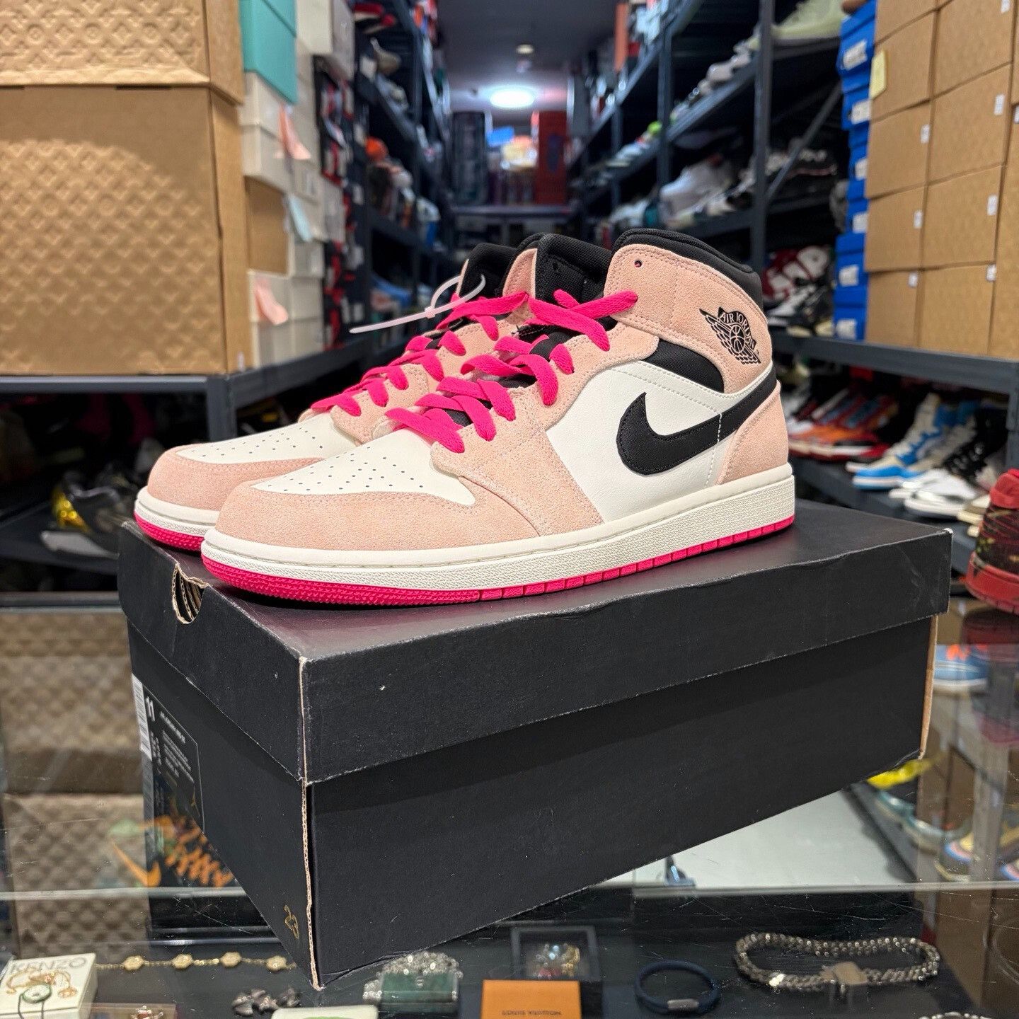 Nike Nike Pink Lowtop Sneakers 11.5 Men Size US 11.5 / EU 44-45 - 1 Thumbnail