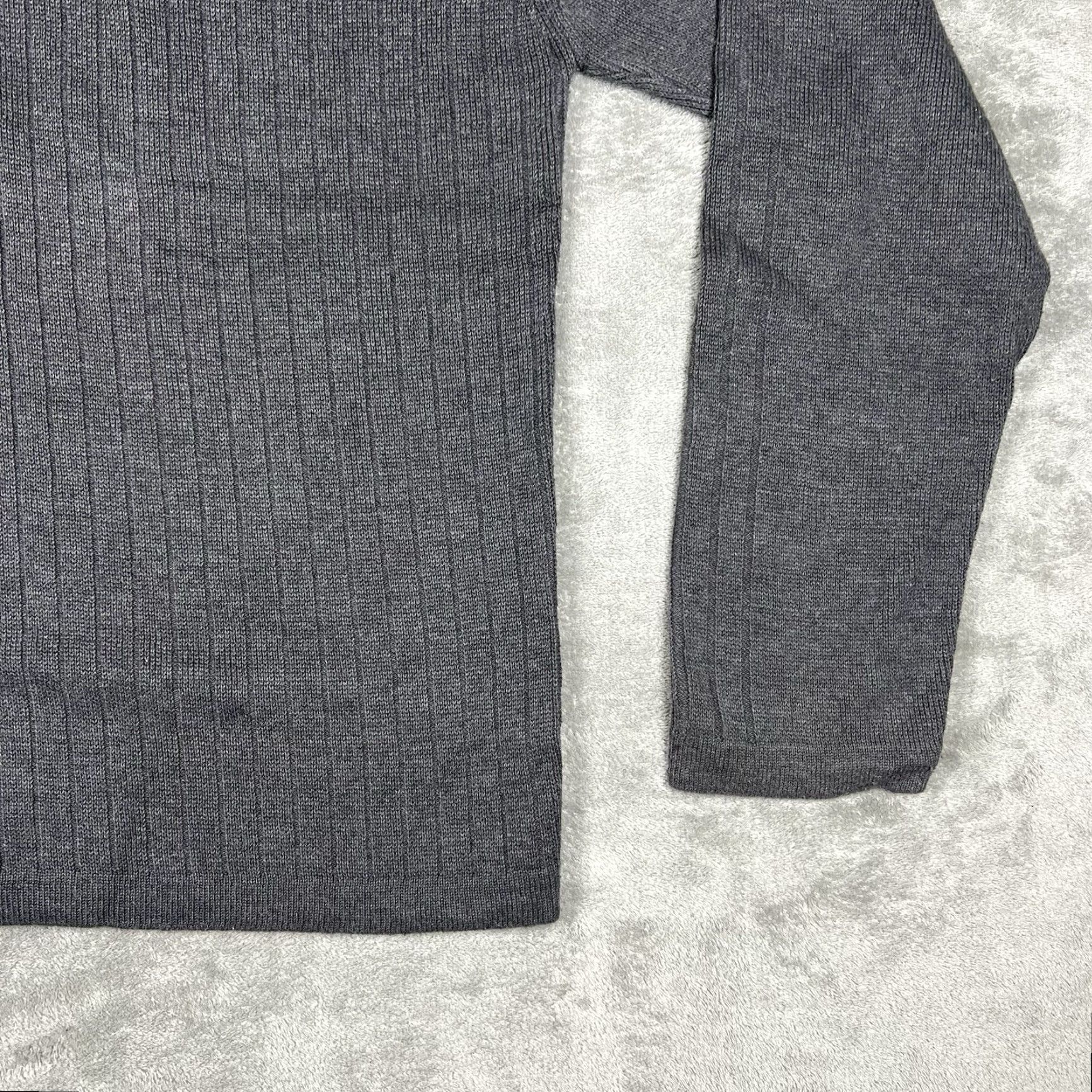 Abercrombie & Fitch VINTAGE Abercrombie & Fitch A92 Mens V-Neck Sweater XL Charcoal Gray Knit Pullover Embroidered Logo Size US XL / EU 56 / 4 - 5 Thumbnail