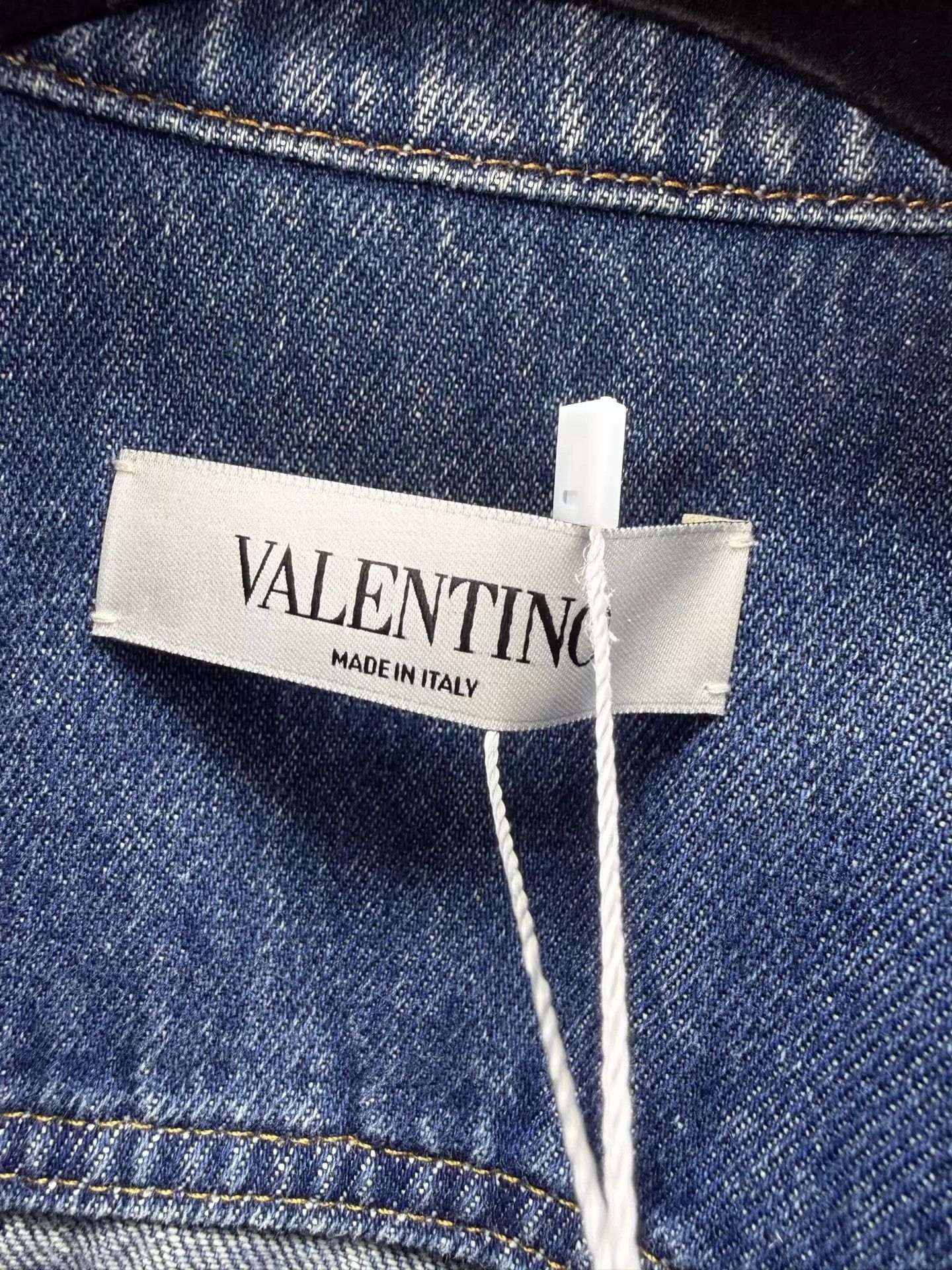 Valentino Authentic Valentino Denim Shirt Jacket 38 (Worn Once, LN) Size XS / US 0-2 / IT 36-38 - 6 Thumbnail
