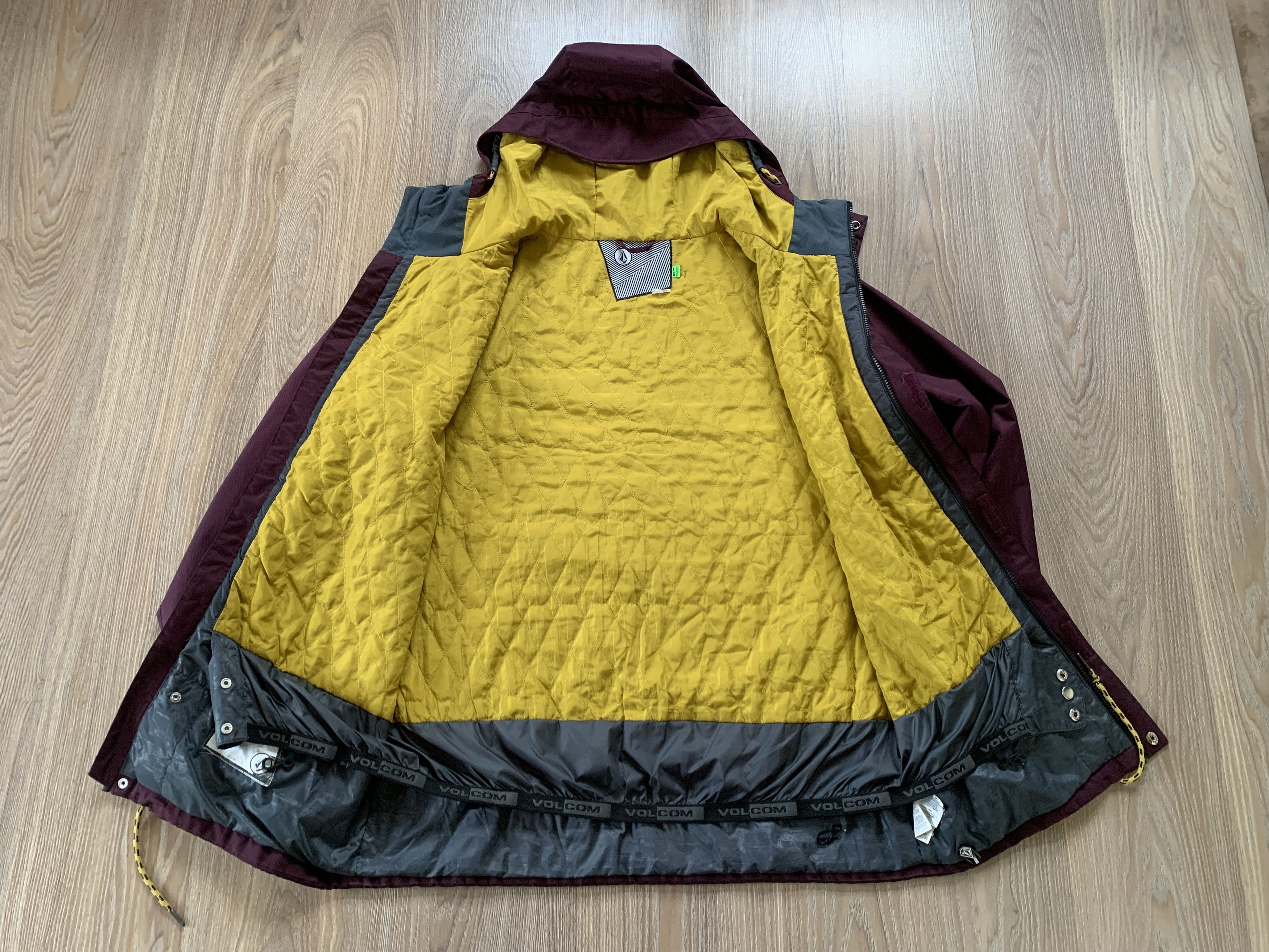 Volcom Mens Volcom Snowboard Ski Jacket Size US L / EU 52-54 / 3 - 4 Thumbnail