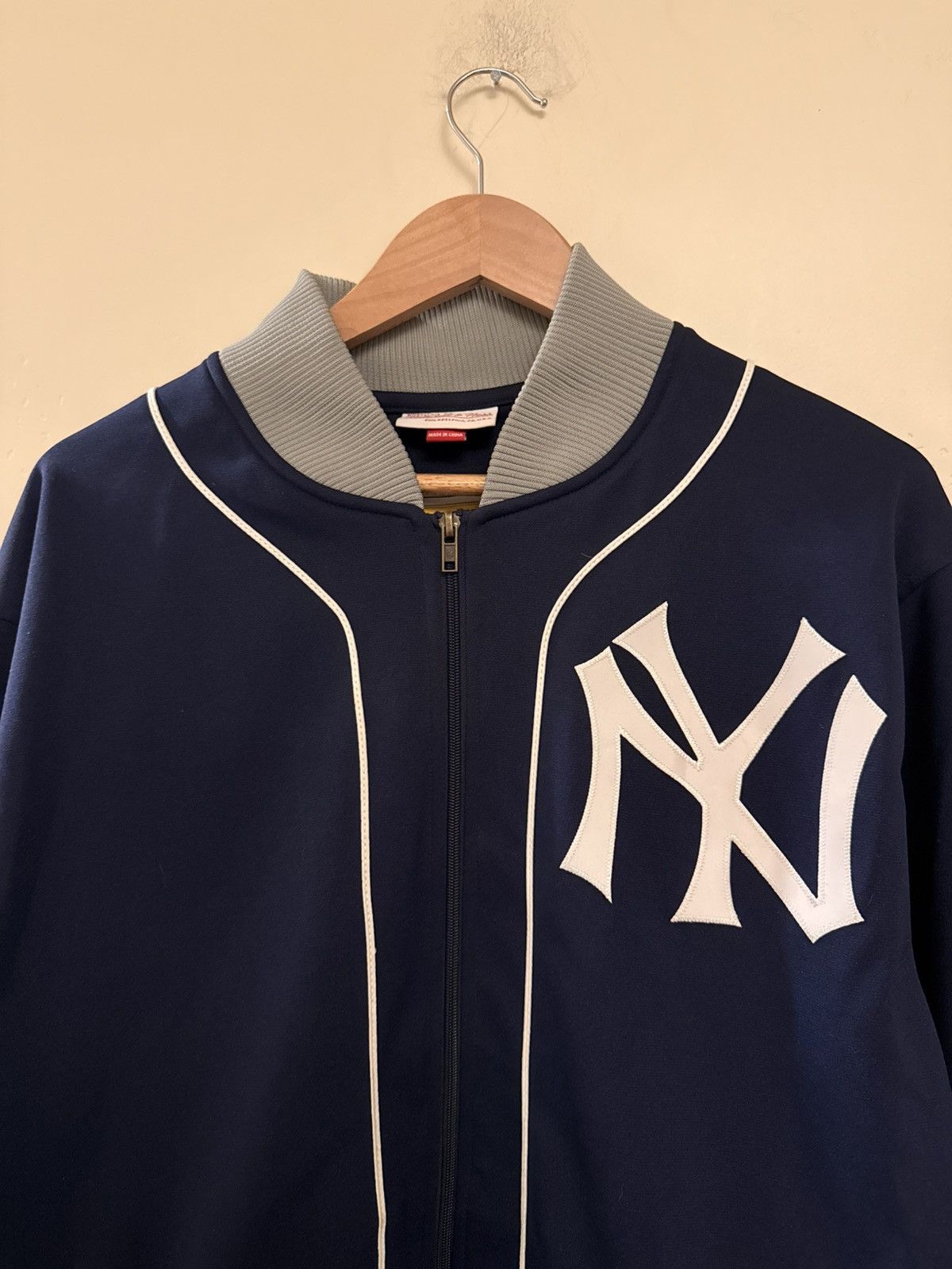 New York Yankees Mitchell and Ness Harwood Vintage New York Yankees Full Zip Size US M / EU 48-50 / 2 - 2 Thumbnail