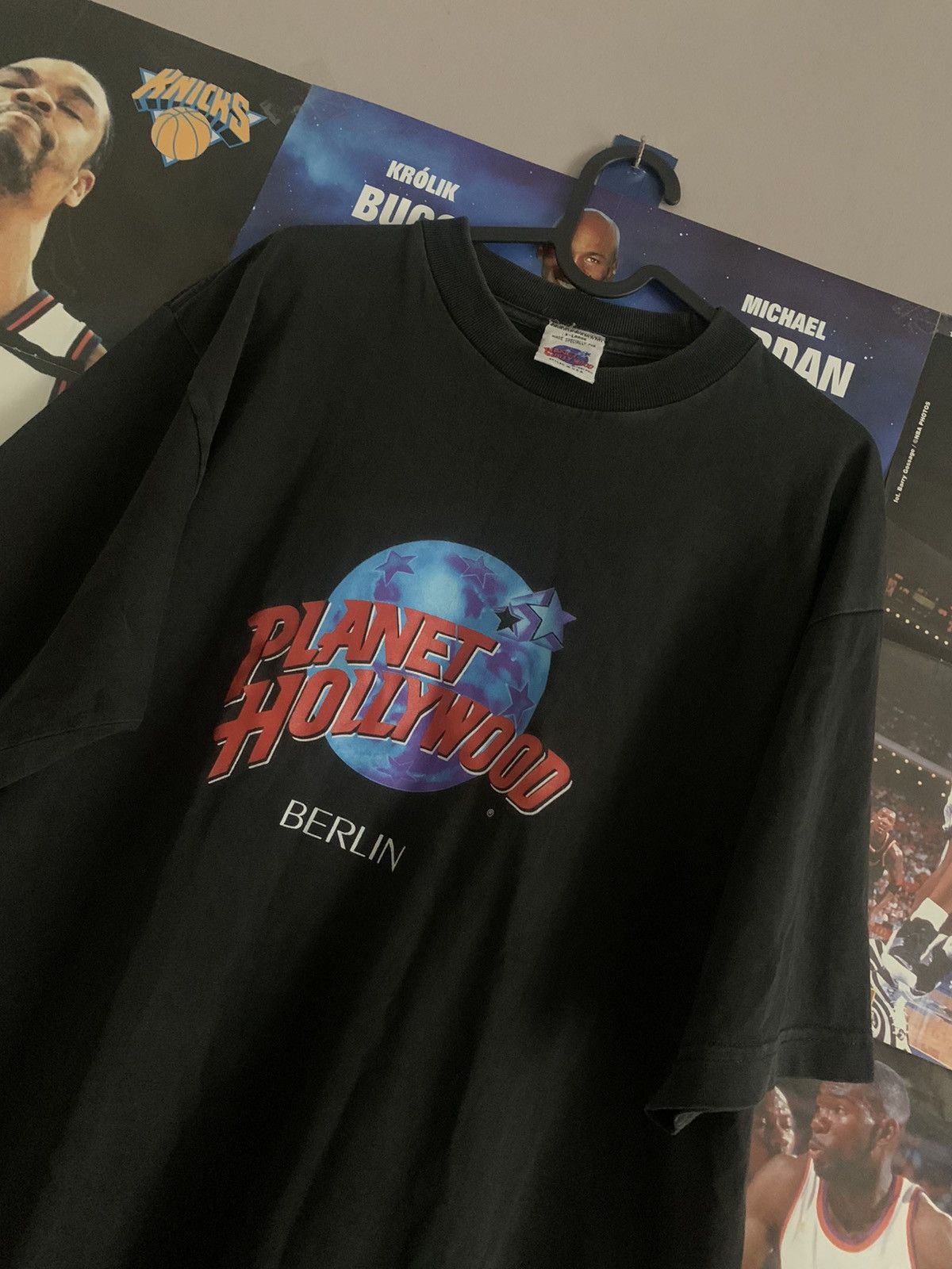 Planet Hollywood × Vintage 1991 Vintage Planet Hollywood Berlin Restaurant Promo Tee Size US XL / EU 56 / 4 - 2 Thumbnail