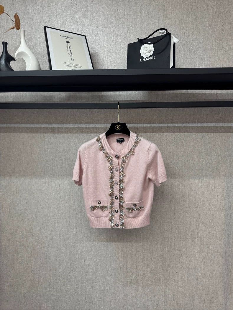 Chanel Chanel pink cashmere heavy industry stud beaded shor