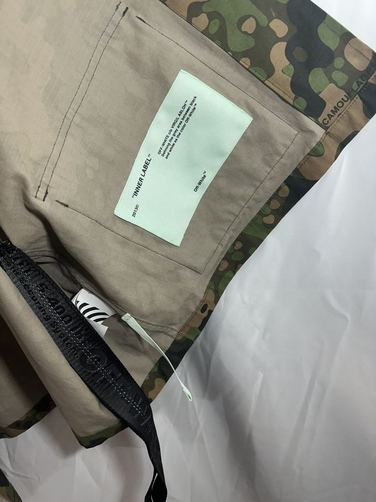 Off-White OFF WHITE CAMO JACKET Size US XL / EU 56 / 4 - 14 Thumbnail