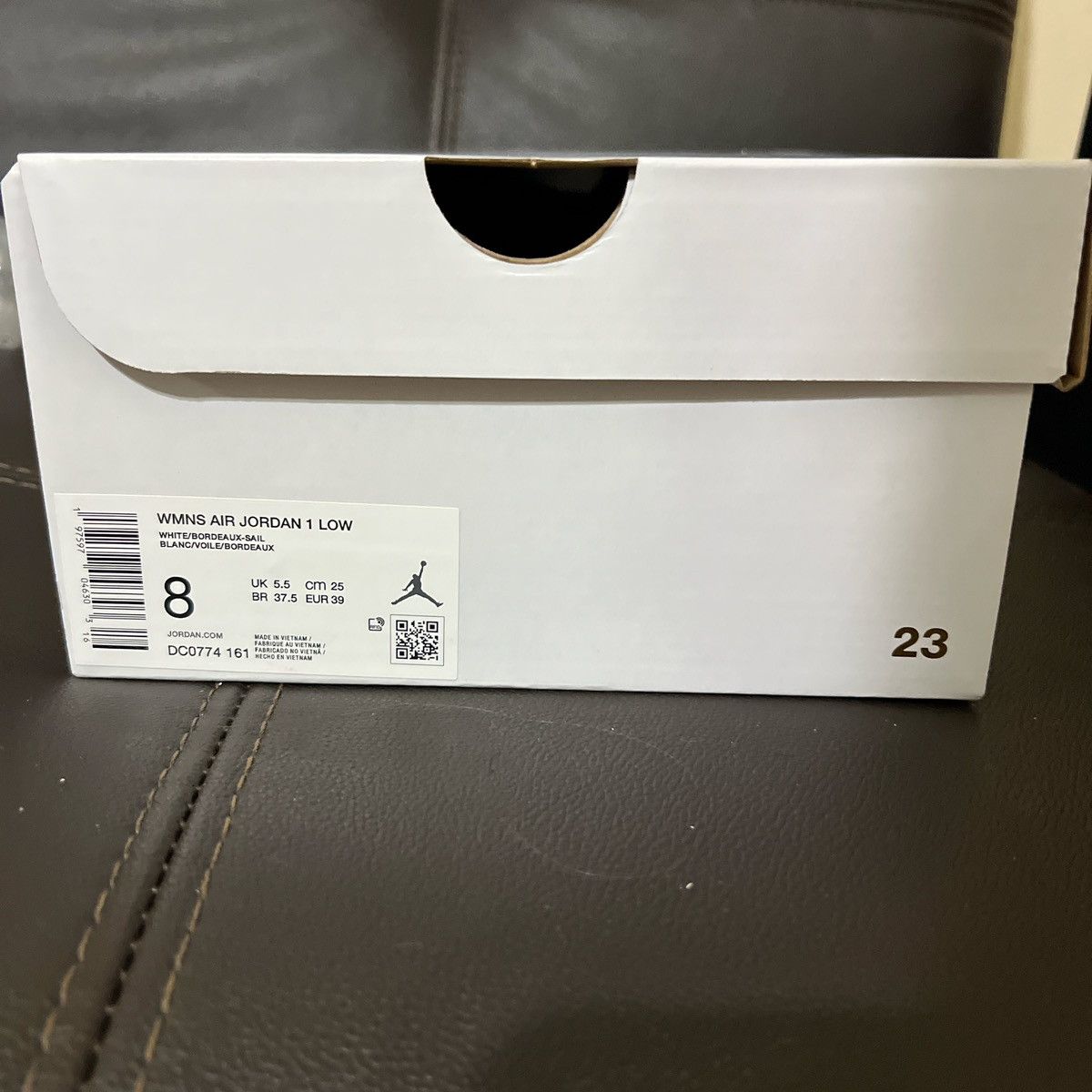 Nike BRAND NEW PURPLE JORDAN AJ 1 LOW - WOMENS Size US 8 / IT 38 - 7 Thumbnail