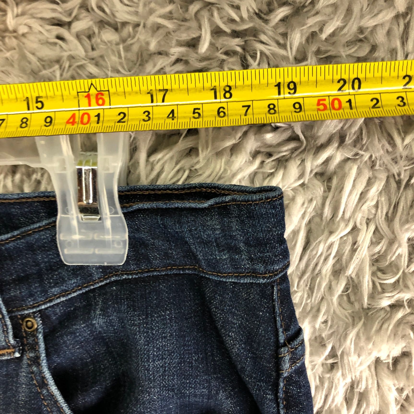 Lee Lee Relaxed Fit Straight Leg Womens Plus Size 18 Short Mid Rise Medium Wash Jean Size 40" / US 18 - 2 Thumbnail
