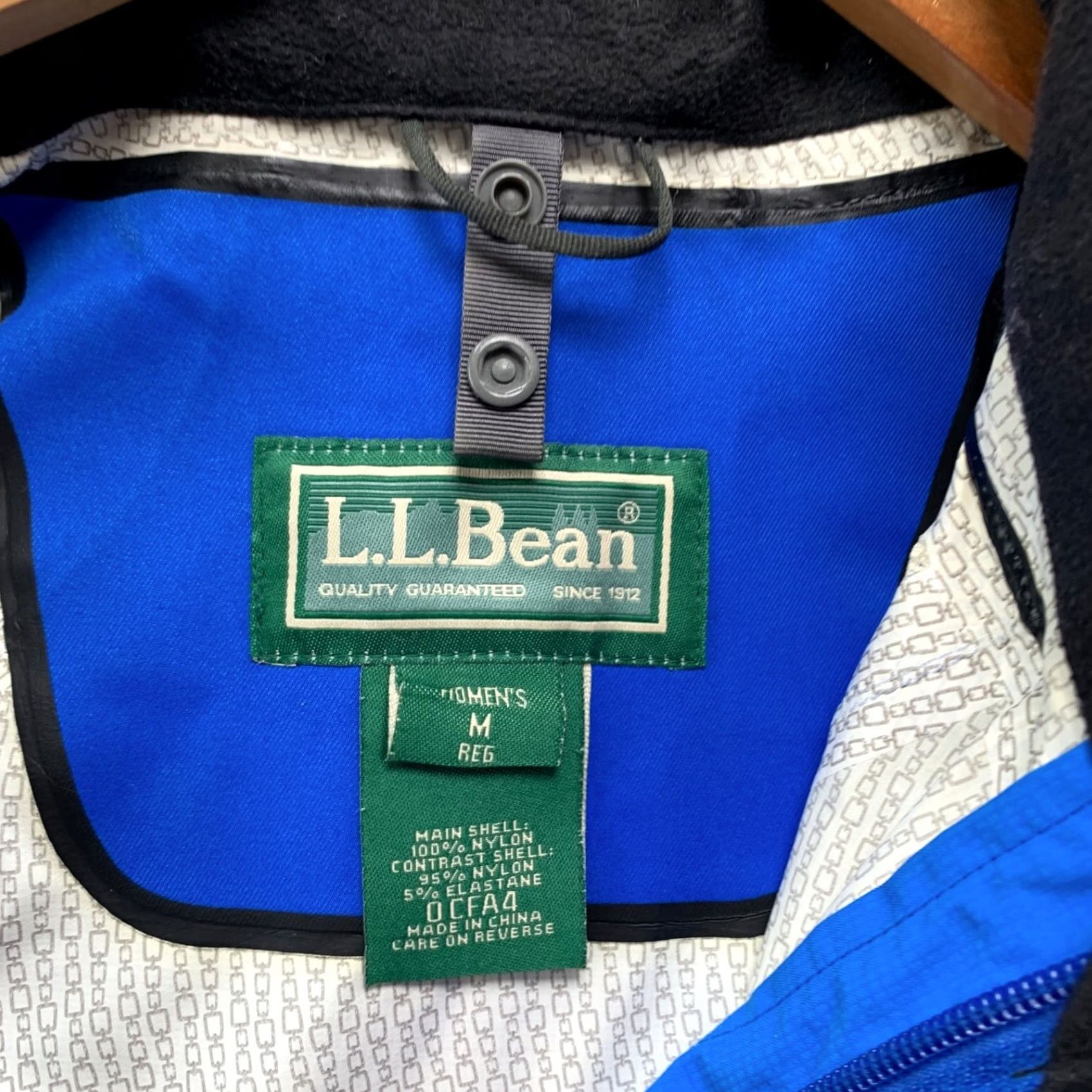 Vintage VINTAGE LL BEan Rain Coat Womens Medium Hooded Water Proof Blue Zip 22x27 Size M / US 6-8 / IT 42-44 - 3 Thumbnail