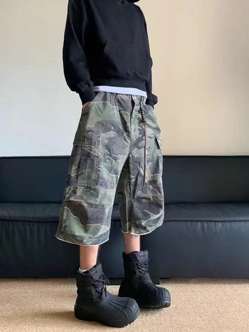 Vintage Miyazaki x Shia Camo Cargo Wide Leg Baggy Cargo Shorts Size US 32 / EU 48 - 1 Thumbnail