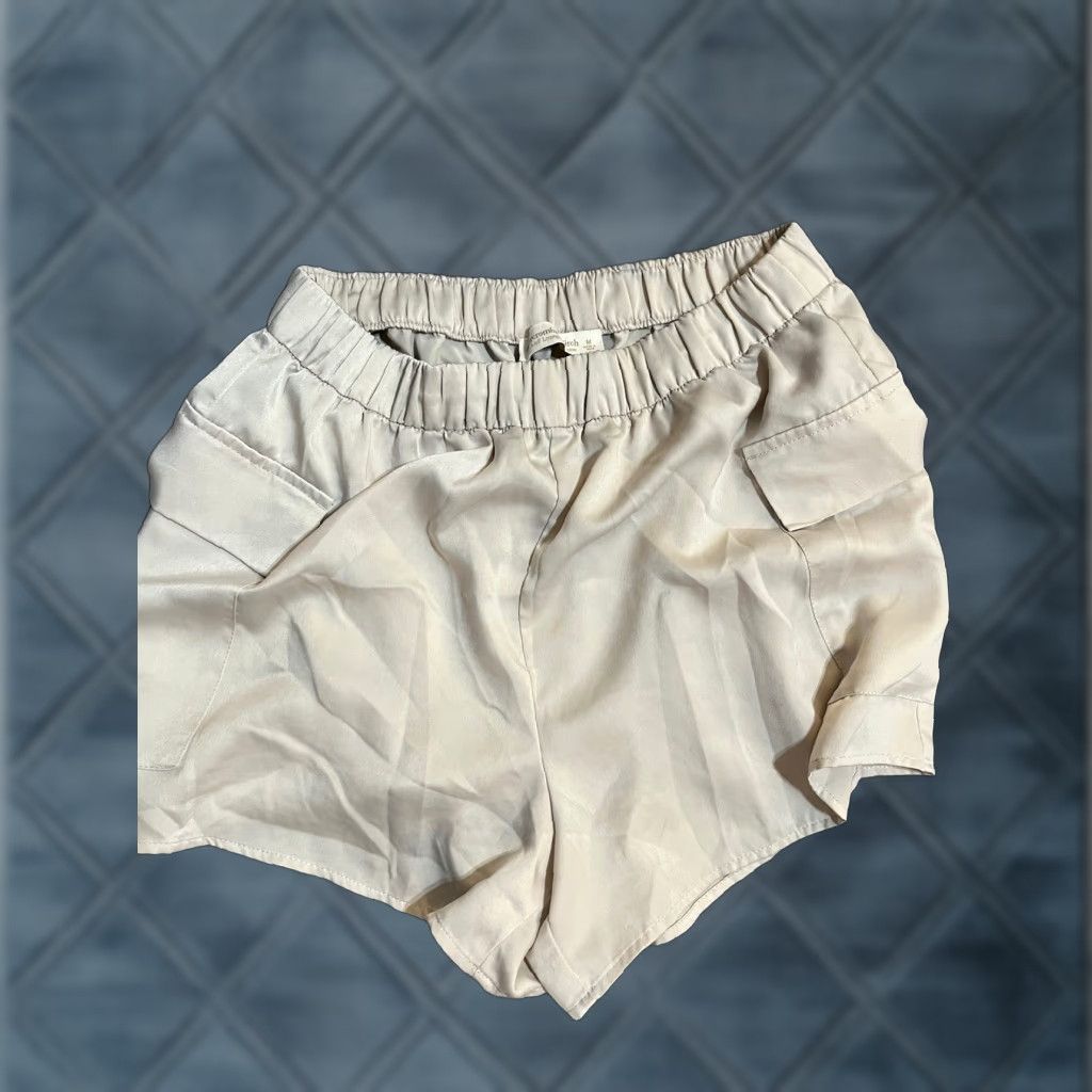 Abercrombie & Fitch Abercrombie & Fitch Loungewear Women’s M Elastic Waist Pockets Shorts Beige Size 32" / US 10 / IT 46 - 1 Thumbnail