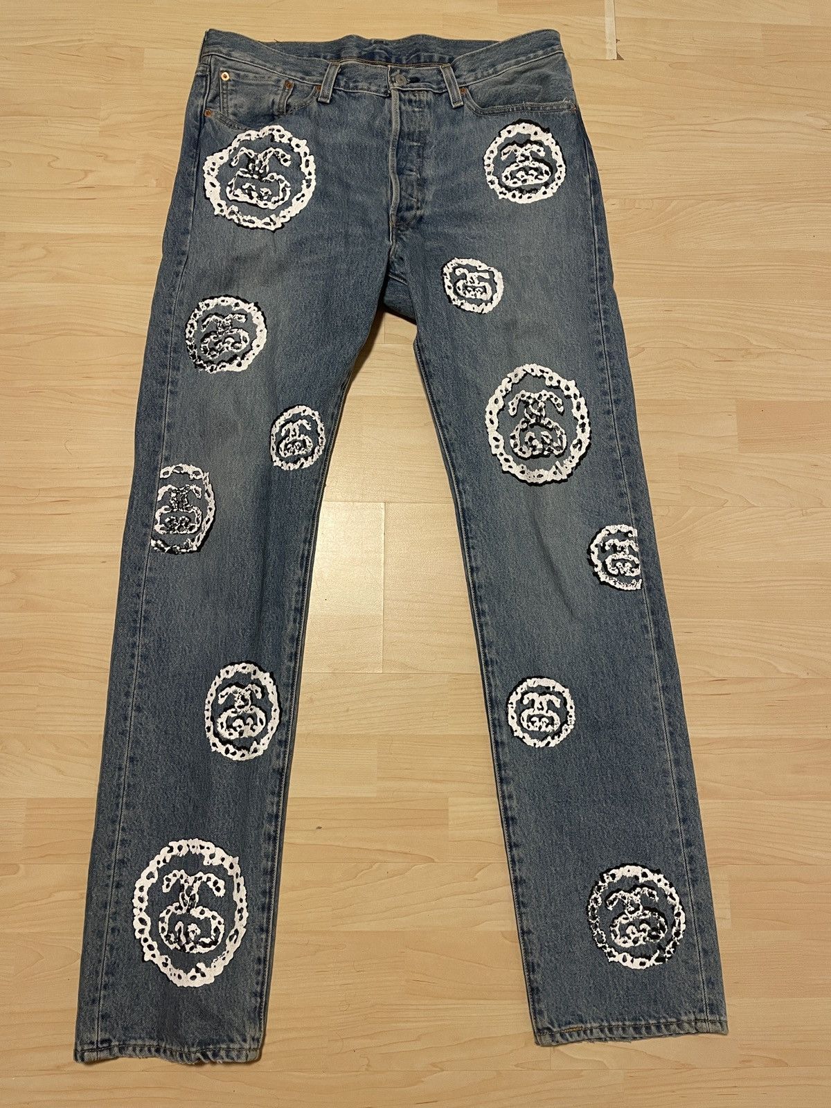 パンツ Stussy x Denim Tears SS WREATH CHINO 28 Stussy x Denim Tears】 SS Wreath Chino Khaki (STUSSY/パンツ