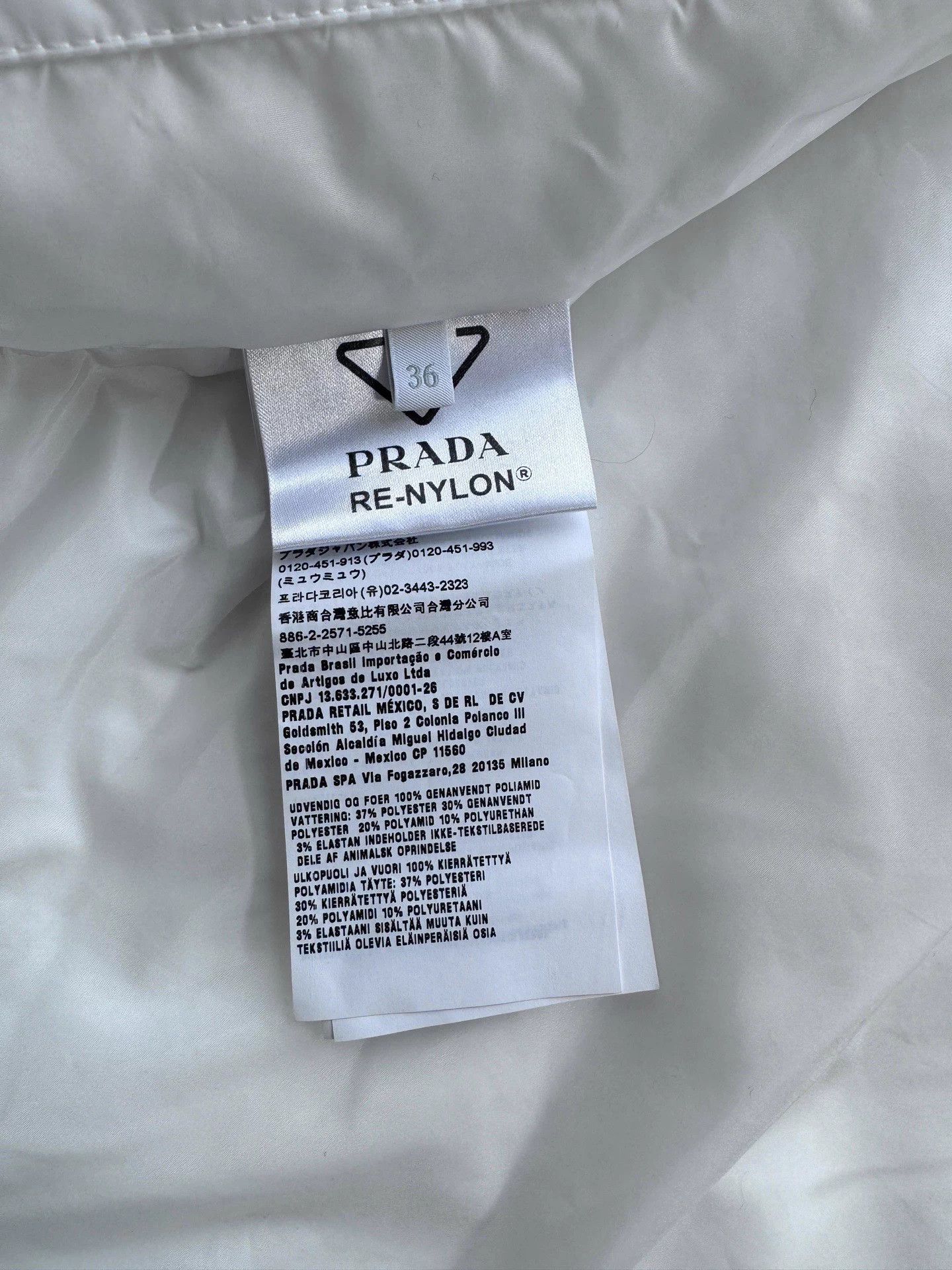 Prada Prada White Triangle Logo Nylon Cotton Puffer Jacket 36 Size XS / US 0-2 / IT 36-38 - 7 Thumbnail