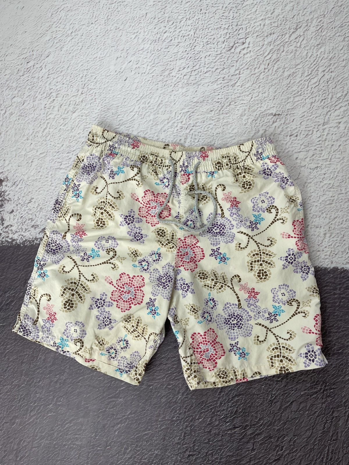 Vilevrequin beige floral flower pattern swim shorts