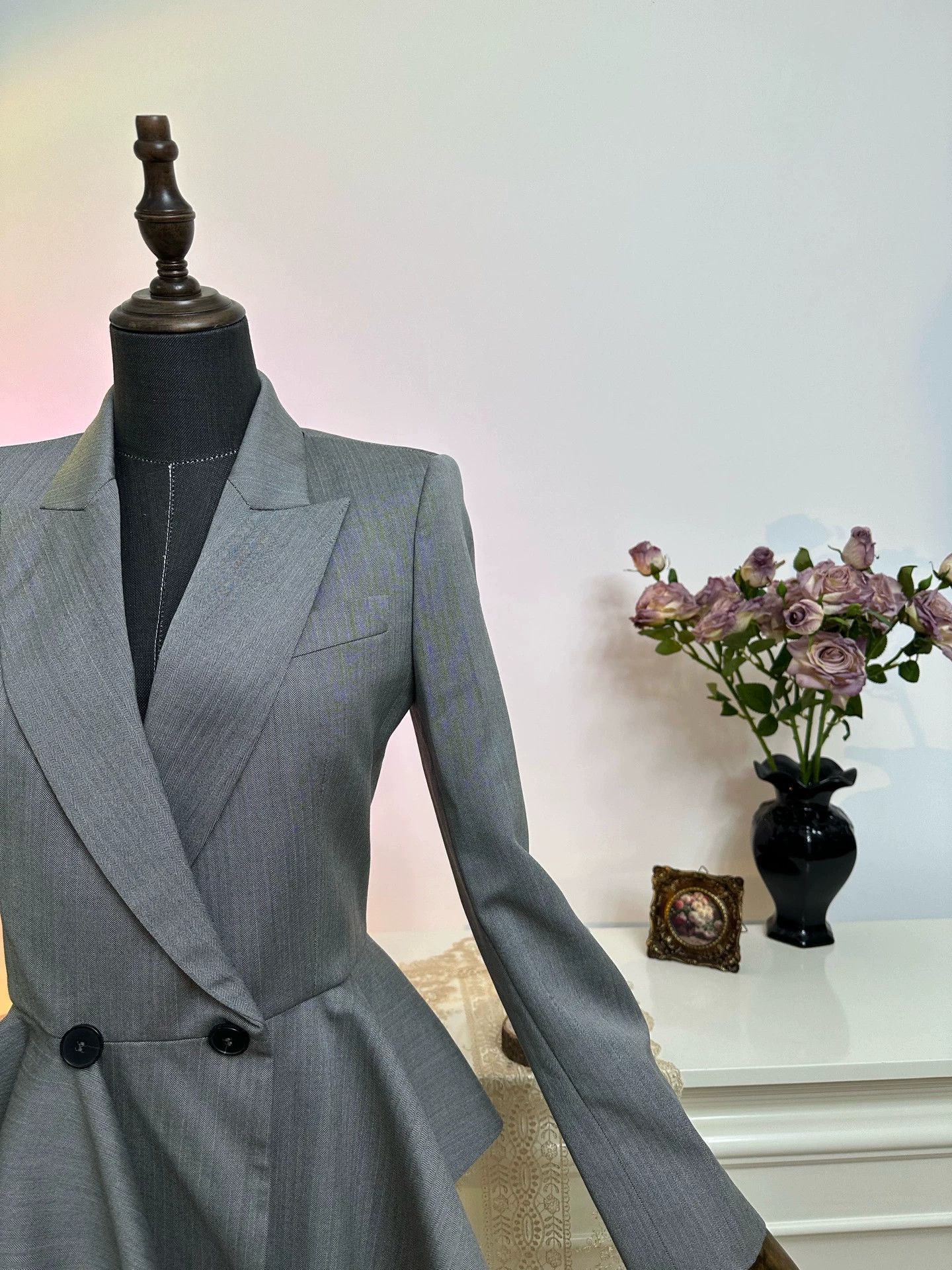 Alexander McQueen Alexander McQueen Ruffle-Hem Button Blazer Women's Size M / US 6-8 / IT 42-44 - 5 Thumbnail