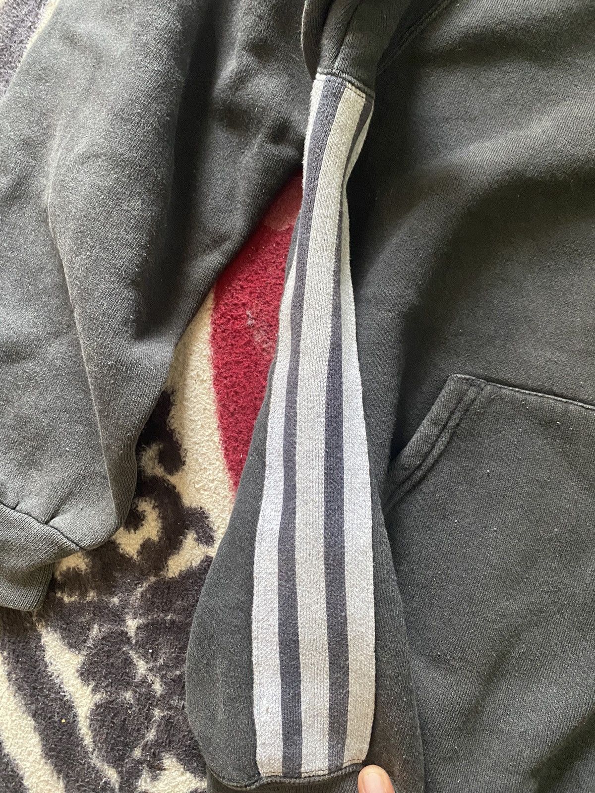 Vintage Vintage 90s Adidas Black Faded Hoodie Usa Size US M / EU 48-50 / 2 - 7 Thumbnail