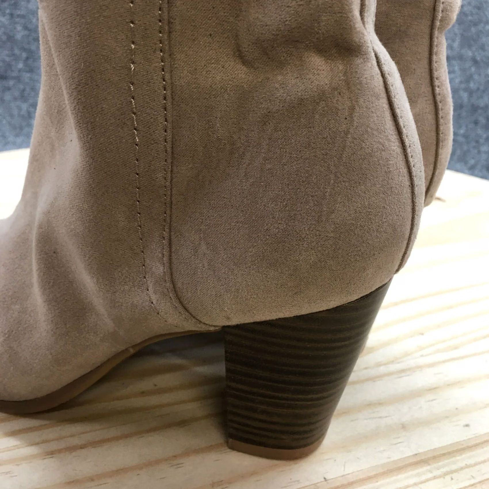 Old Navy Old Navy Boots Womens 6 Ankle Booties Beige Faux Suede Side Zip Casual Heeled Size US 6 / IT 36 - 6 Thumbnail