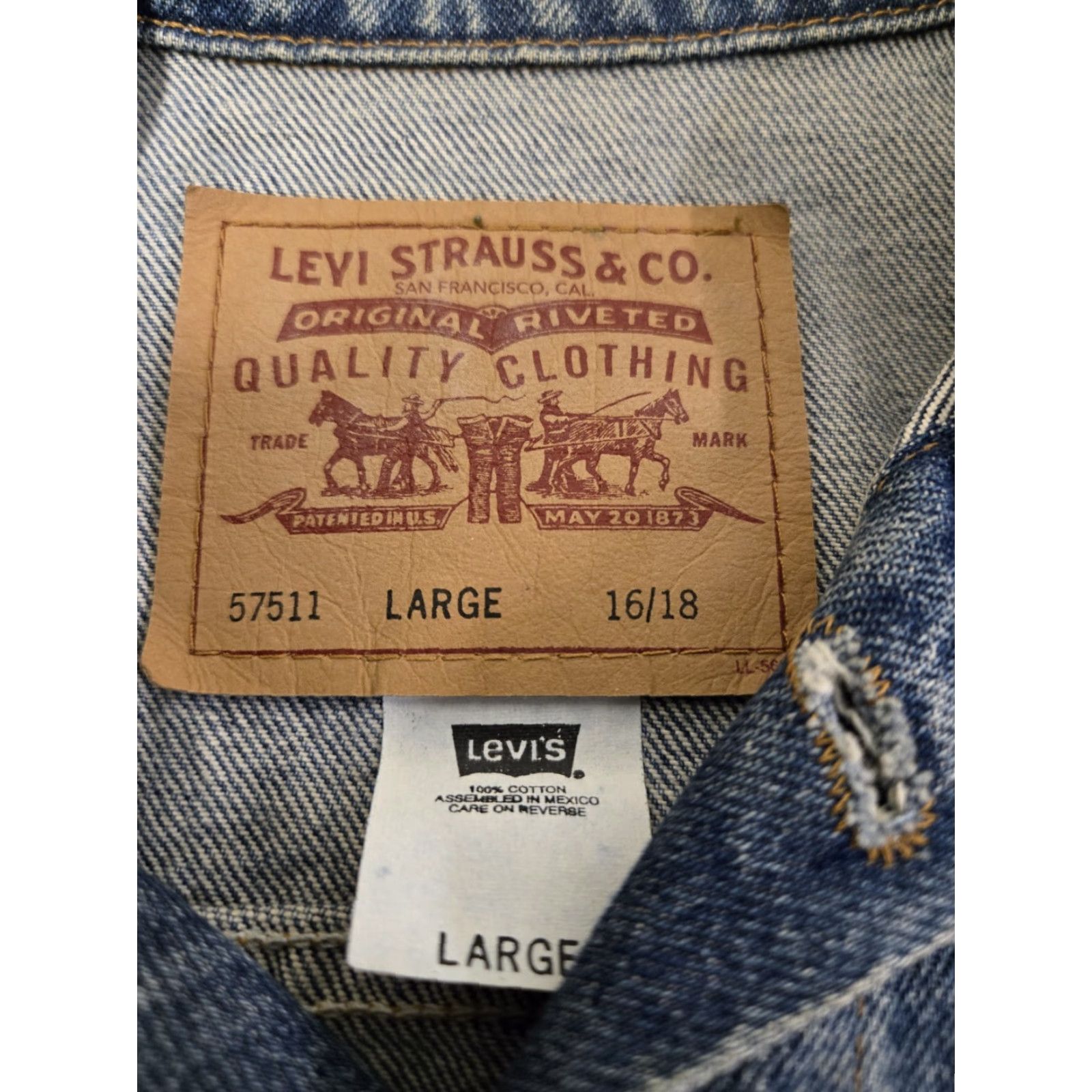 Denime VINTAGE Levi Strauss Trucker Denim Jacket Womens 16/18 Large Regular Blue Denim Full Button Jacket with Logo Spell Out Size 36" / US 14 / IT 50 - 6 Thumbnail