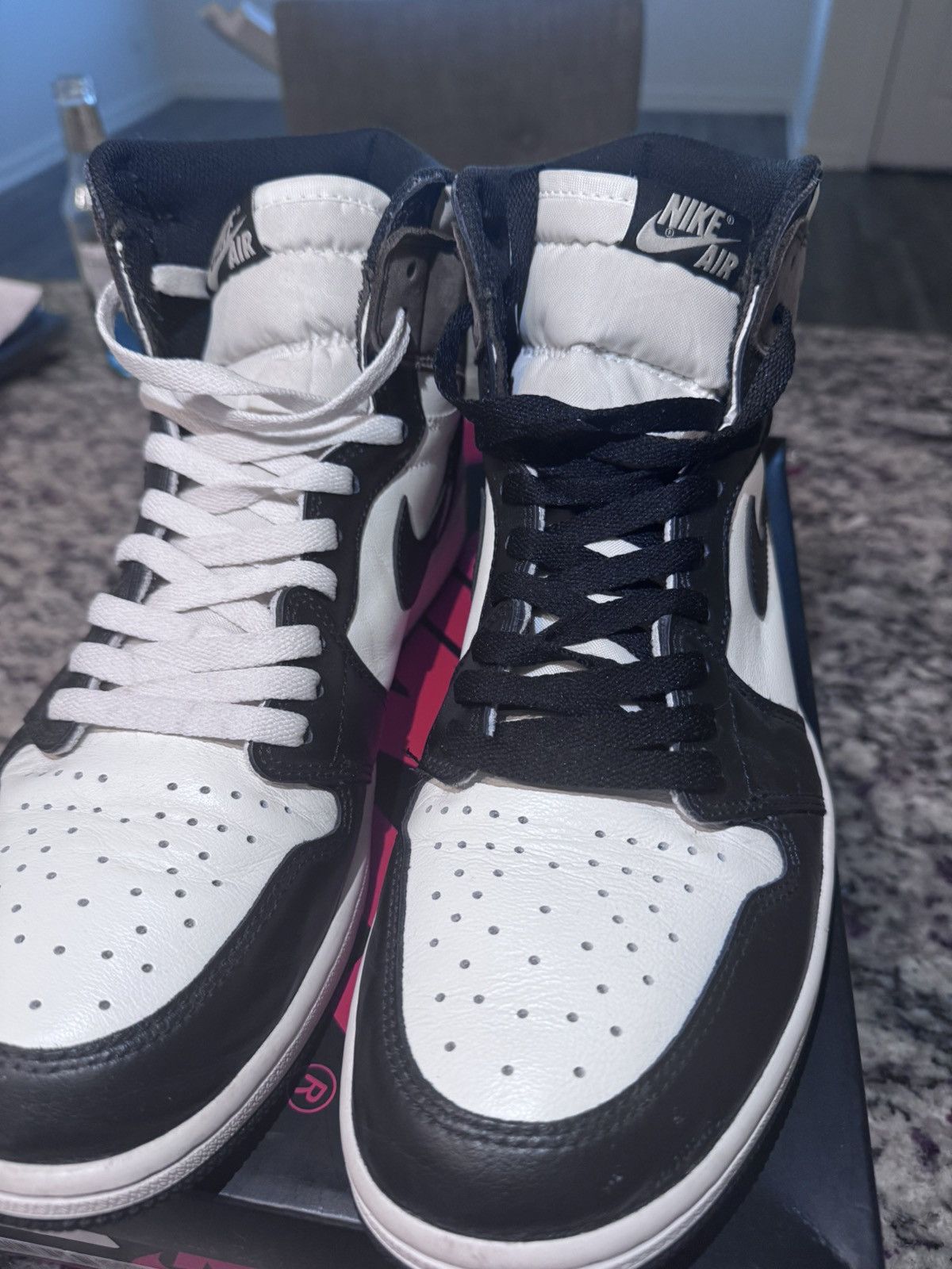 Jordan Brand Jordan 1 Mocha Size US 11.5 / EU 44-45 - 4 Thumbnail