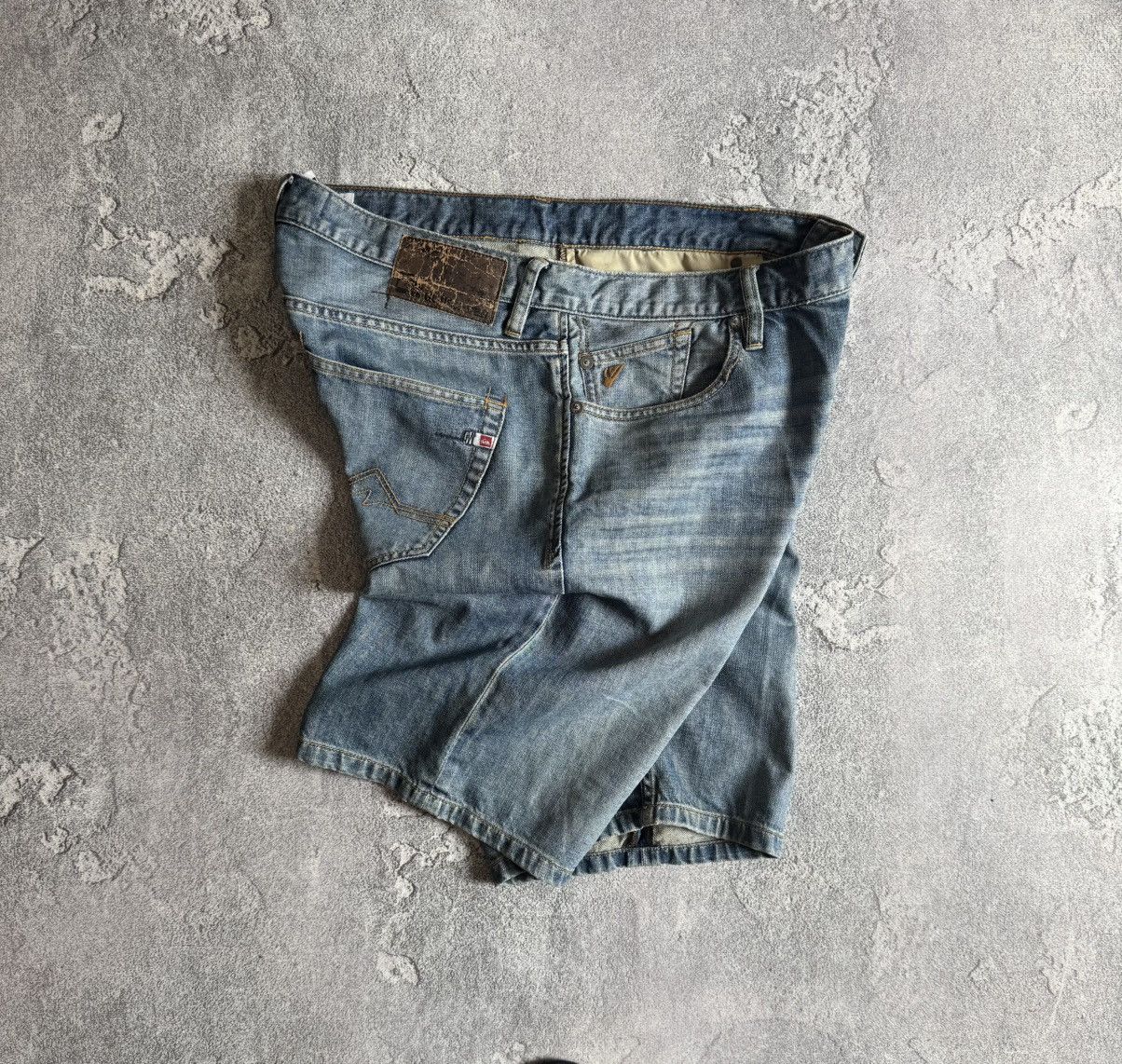 Quicksilver Quiksilver 36 vintage denim shorts 🩳 surf style Y2K Size US 36 / EU 52 - 16 Thumbnail