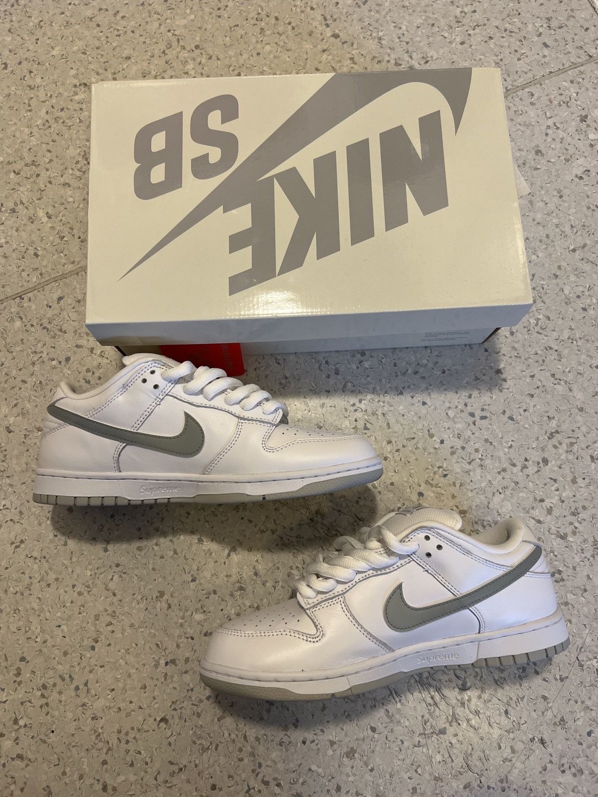 Nike × Supreme Nike SB Dunk low Supreme White 89 Size US 7.5 / EU 40-41 - 2 Thumbnail