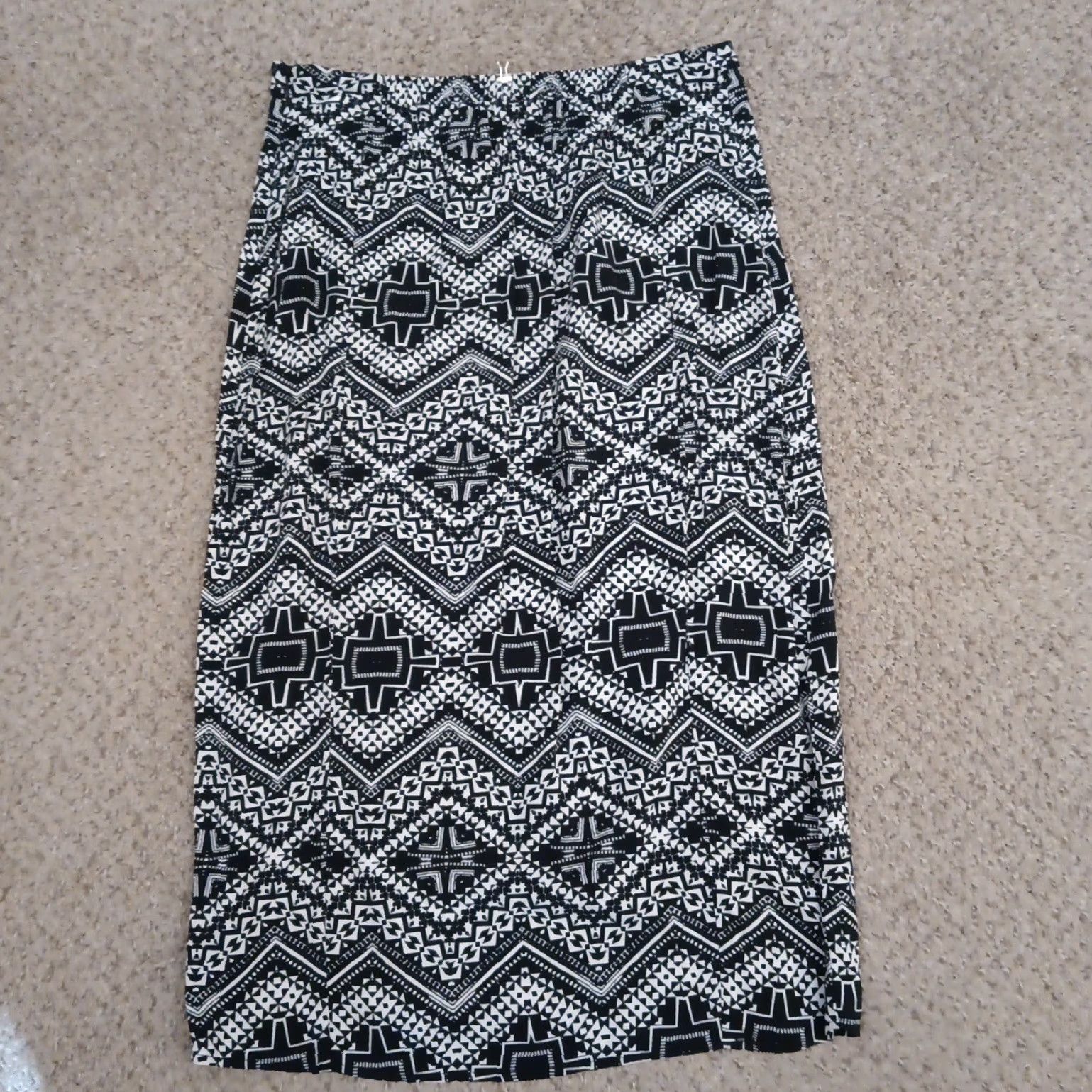Express Express Skirt Women Midi Black White Geometric Rayon Zip Slit Pencil M Size 32" / US 10 / IT 46 - 6 Thumbnail
