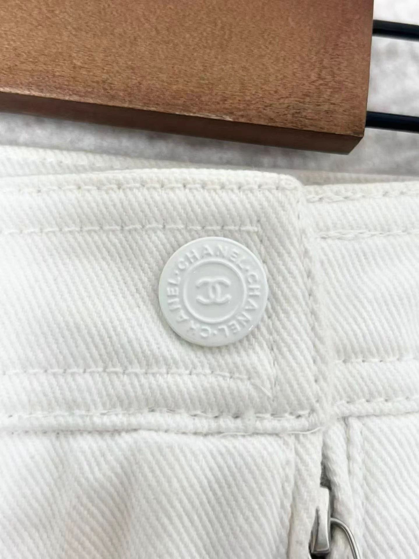 Chanel Chanel women's 38 denim jeans Size 27" / US 4 / IT 40 - 3 Thumbnail