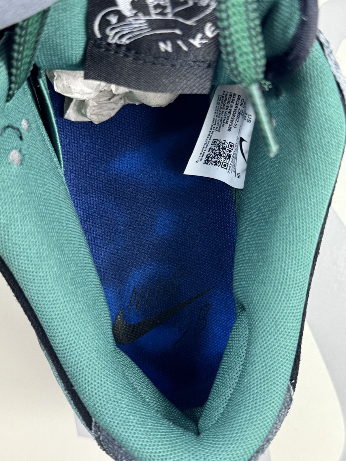 Nike NIKE SB DUNK LOW SNEAKERS Size US 10 / EU 43 - 14 Thumbnail