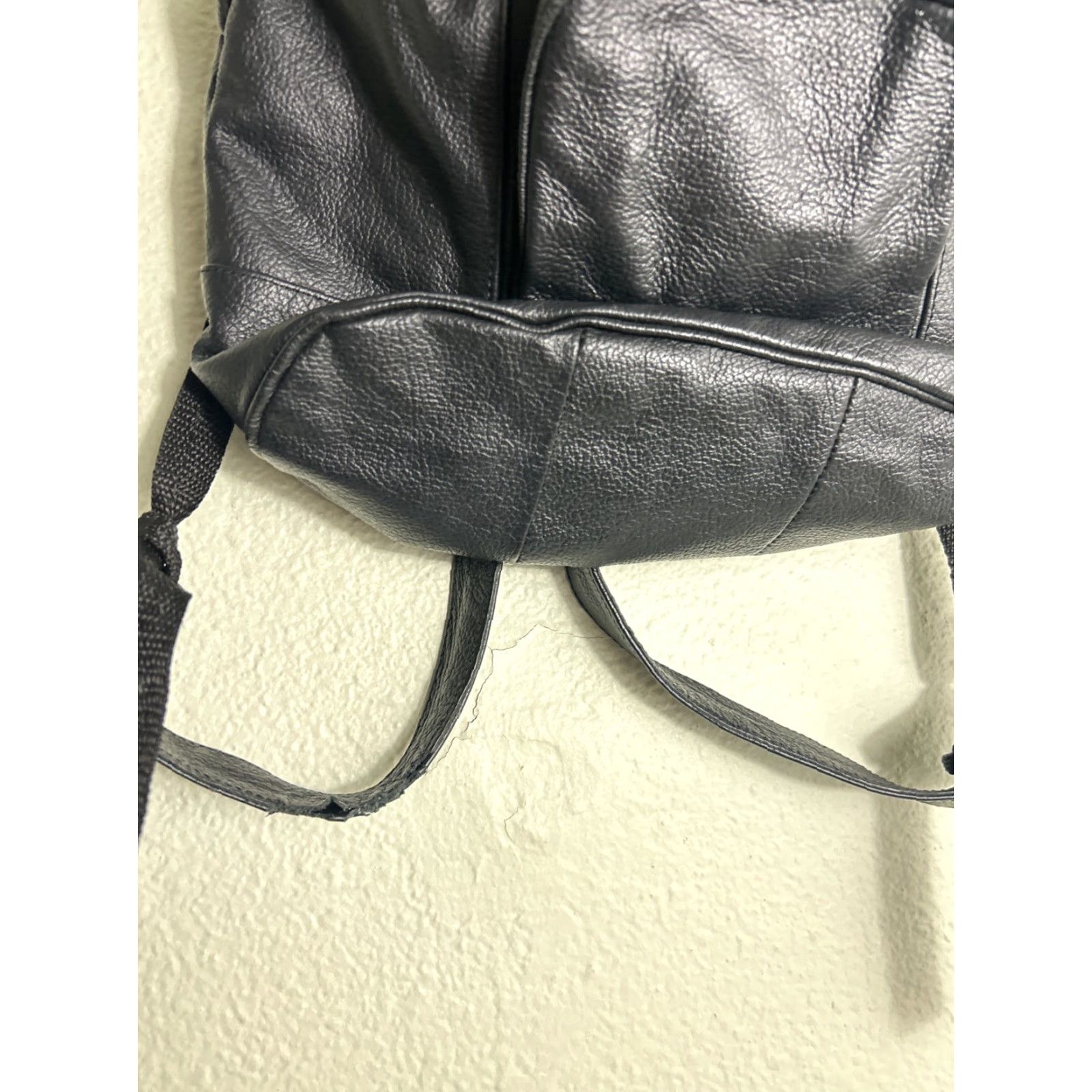 Vintage VINTAGE Black Leather Backpack Small Crossbody Purse 13x11x6 Buckle Strap Broken Women's Crossbody Bag Leather 13x11x6 Womens Size ONE SIZE - 3 Thumbnail