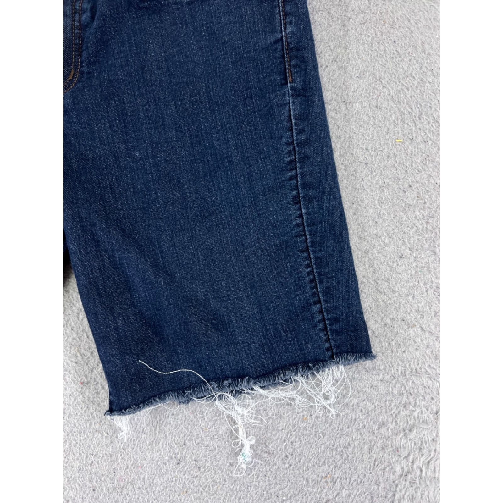 Ann Taylor Ann Taylor Shorts Womens 4 Blue Denim Low Rise Cut-Off Casual 28 Inseam Size 27" / US 4 / IT 40 - 2 Thumbnail