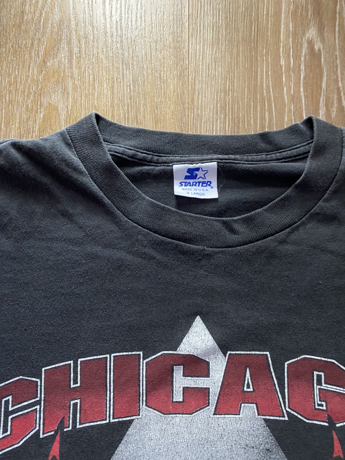 NBA × Starter × Vintage Vintage 90s NBA Chicago Bulls Starter USA Sun Faded T-Shirt Size US XL / EU 56 / 4 - 2 Thumbnail