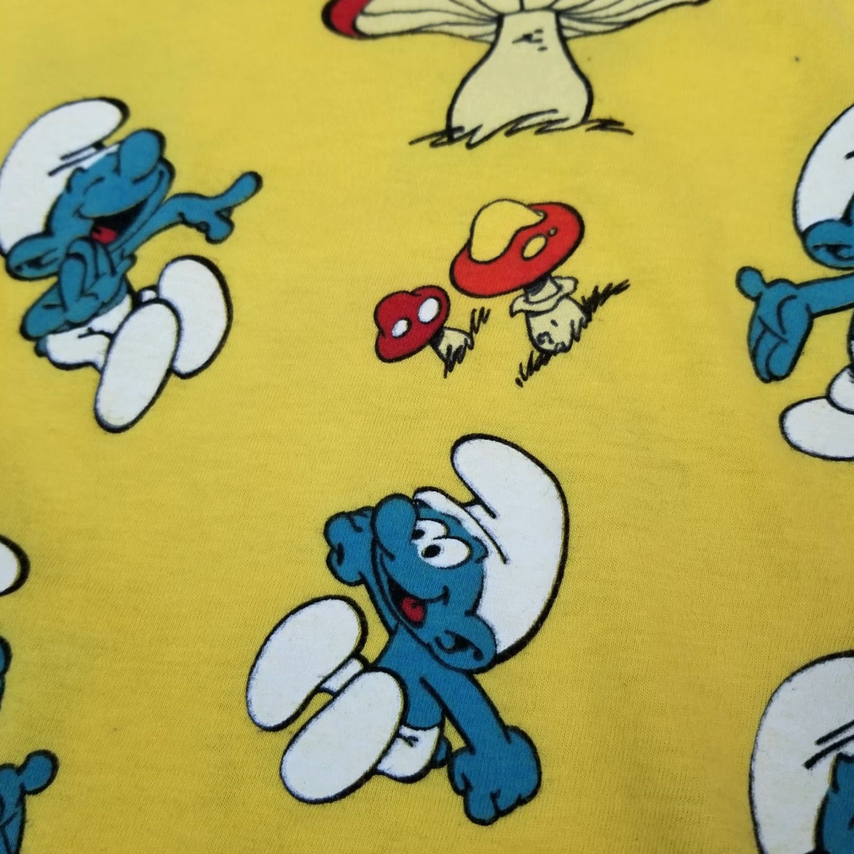 Vintage Smurfs T-Shirt Mens Large Yellow Retro All over print Short Sleeve Size US L / EU 52-54 / 3 - 3 Thumbnail