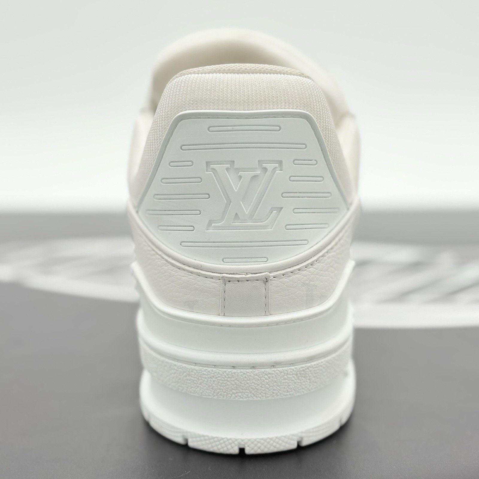 Louis Vuitton 12-12.5 Louis Vuitton Trainer Monogram ' White '| EXCELLENT! Size US 12 / EU 45 - 3 Thumbnail