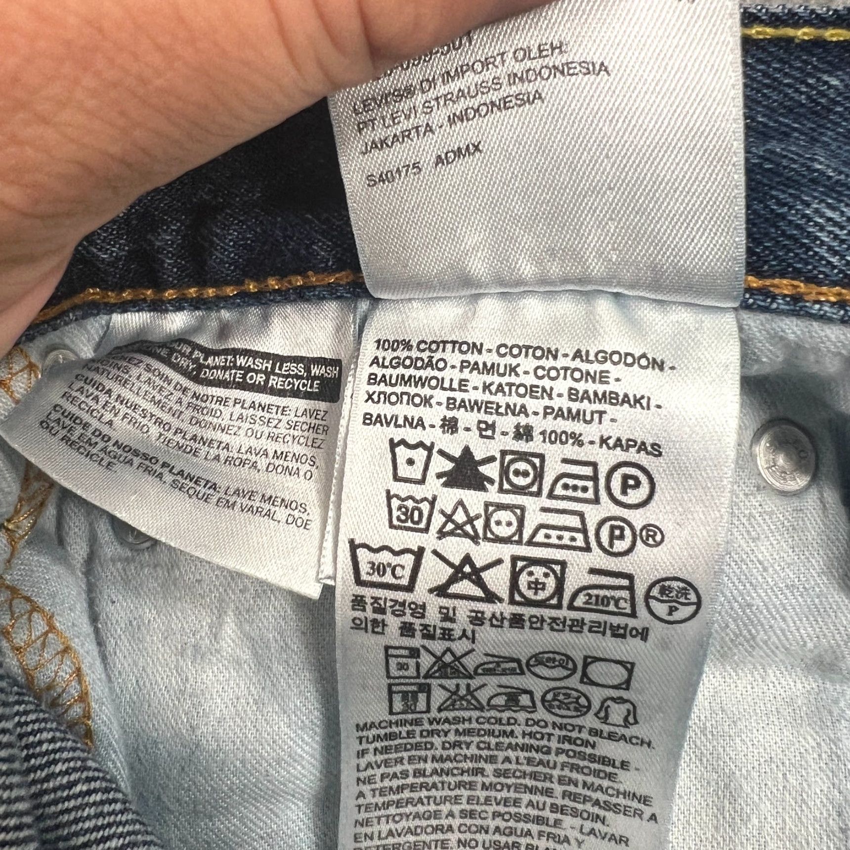 Levi's Levi's Bermuda Shorts Men's Size 33 Blue Distressed Cut Offs 10" Inseam Y2K Size US 33 - 7 Thumbnail