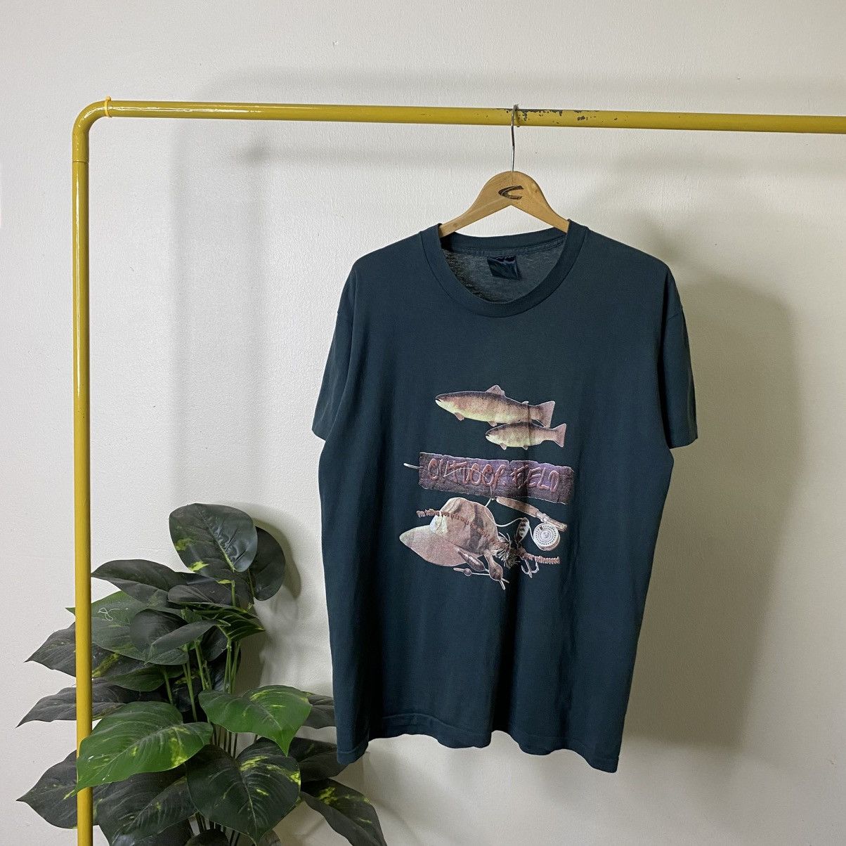 Vintage Vintage 1980s Outdoor Field T Shirt Size US XL / EU 56 / 4 - 1 Thumbnail