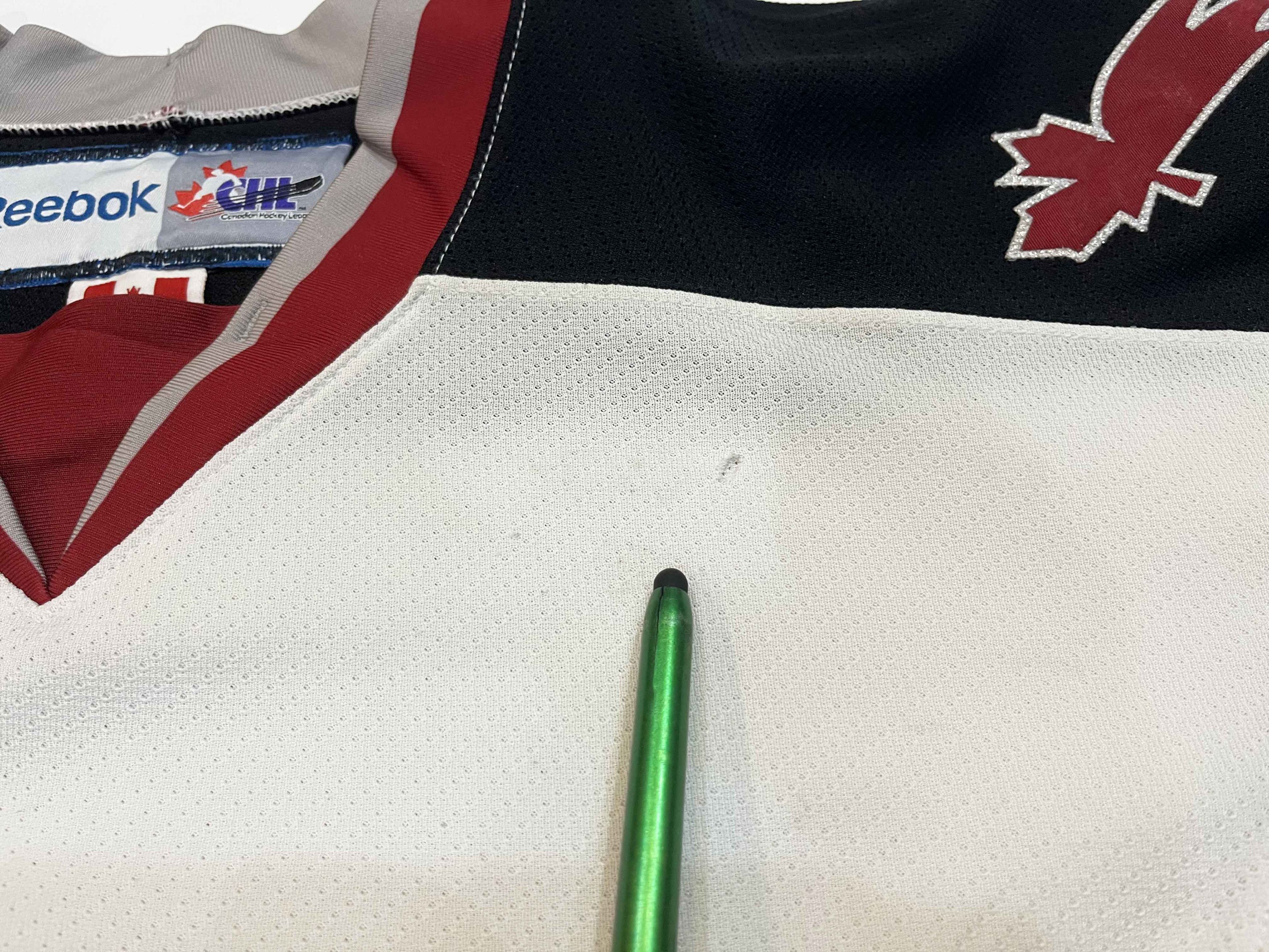 Reebok Reebok Authentic Vancouver Giants JONES #2 WHL Hockey Jersey Size US XL / EU 56 / 4 - 11 Thumbnail