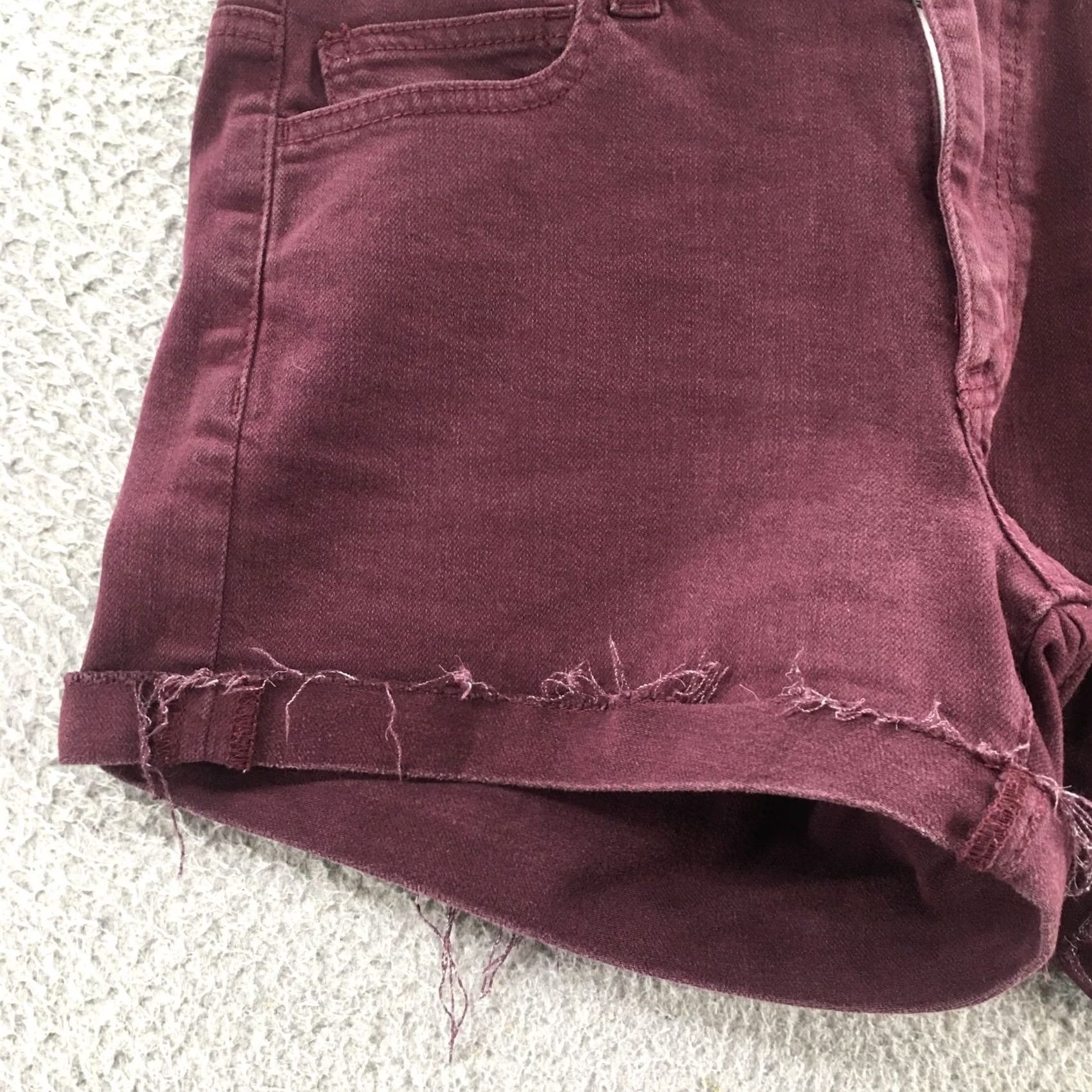 American Eagle Outfitters American Eagle Outfitters Womens 4 Burgundy Zip Cut-Off Shorts Denim Stretch 29x4 Vintage No Jeans Summer Casual Beach Size 27" / US 4 / IT 40 - 7 Thumbnail