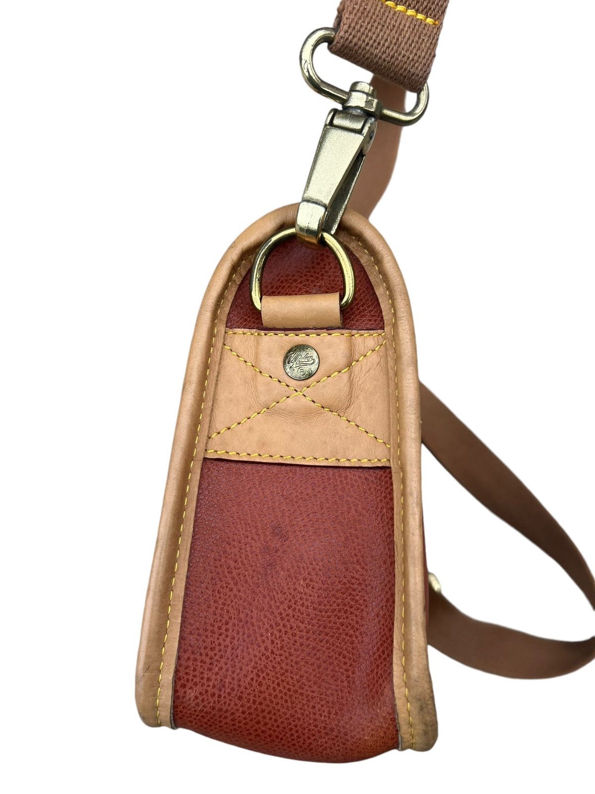 Leather Vintage 90s Upla Paris Scratches Patina Leather Sling Bag Size ONE SIZE - 14 Thumbnail
