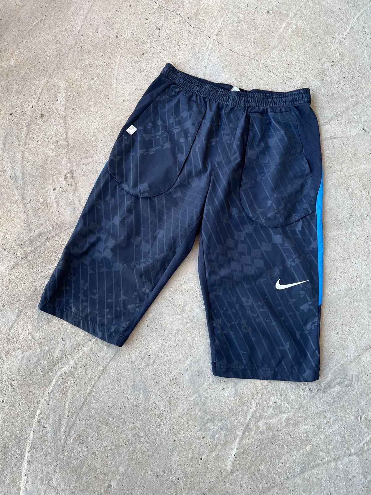 Nike Nike Vintage Shorts Size US 32 / EU 48 - 1 Thumbnail