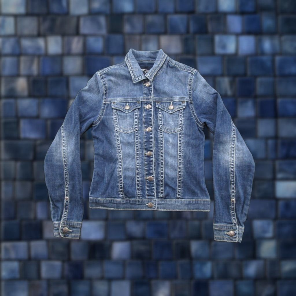 Vintage Silver Jeans Co Denim Jacket Womens Size S Regular Small Blue Trucker Button Up Casual Basic Jacket Size 28" / US 6 / IT 42 - 1 Thumbnail