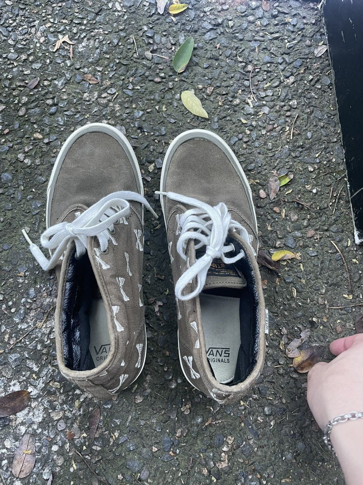 Wtaps WTAPS x VANS OLIVE CROSSBONES CHUKKA SZ 9 Size US 9 / EU 42 - 2 Thumbnail