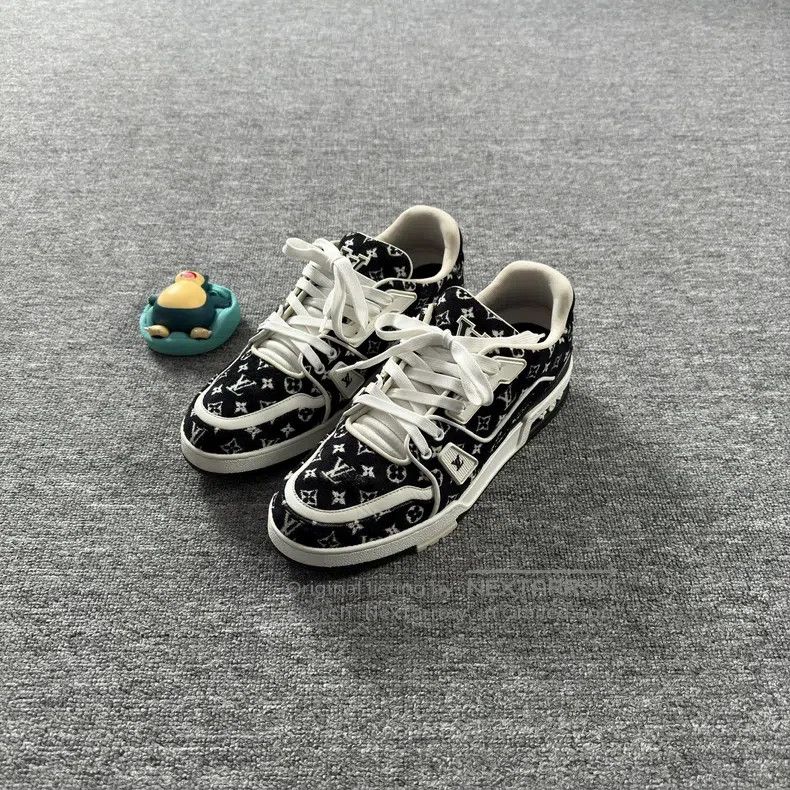 Louis Vuitton Louis Vuitton Trainer flocked black and white full-print c Size US 8.5 / EU 41-42 - 1 Thumbnail